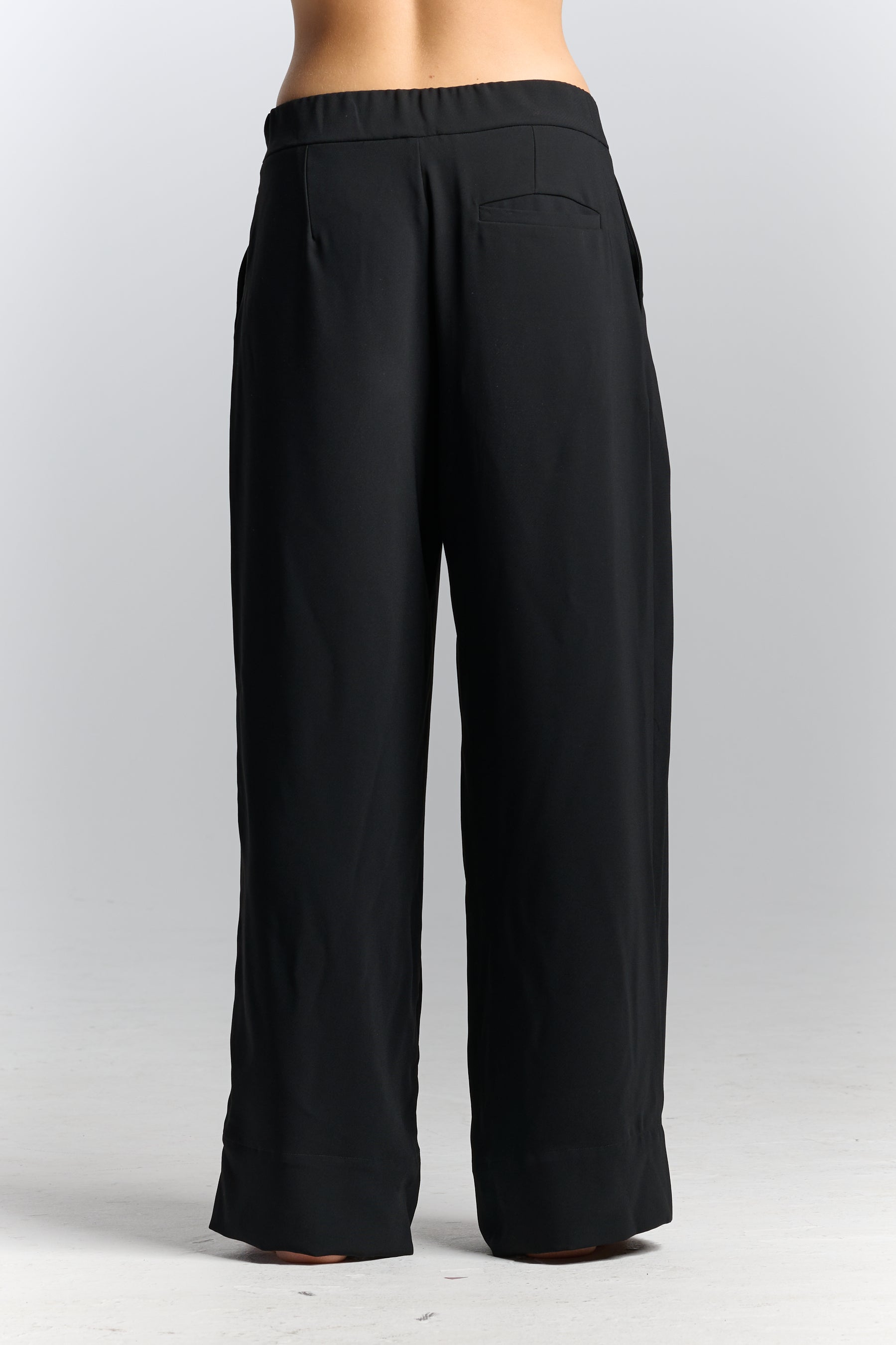 PLEATED PANTS WITH POCKETS