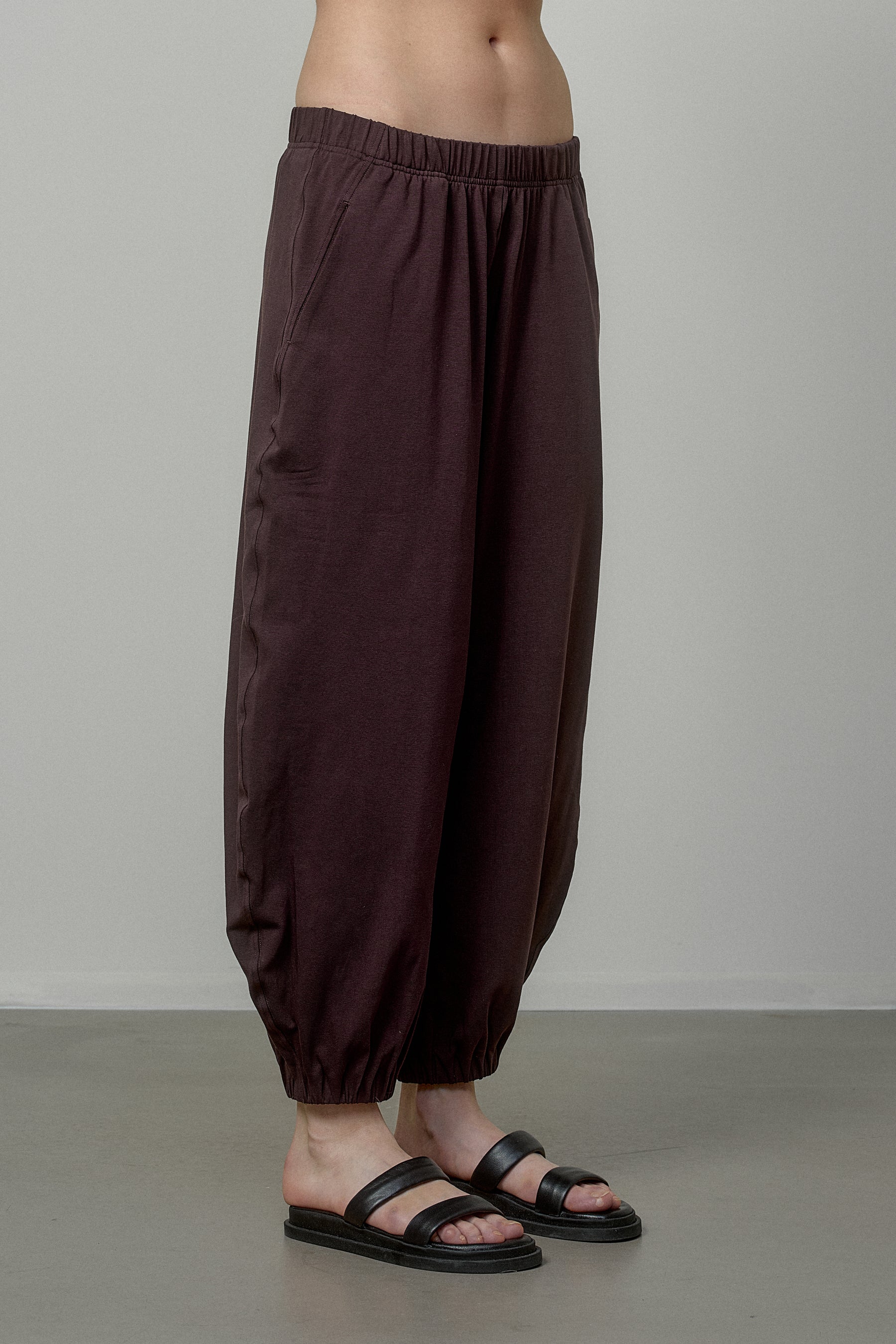 COTTON PANTS WITH ELASTIC WAIST AND CUFFS