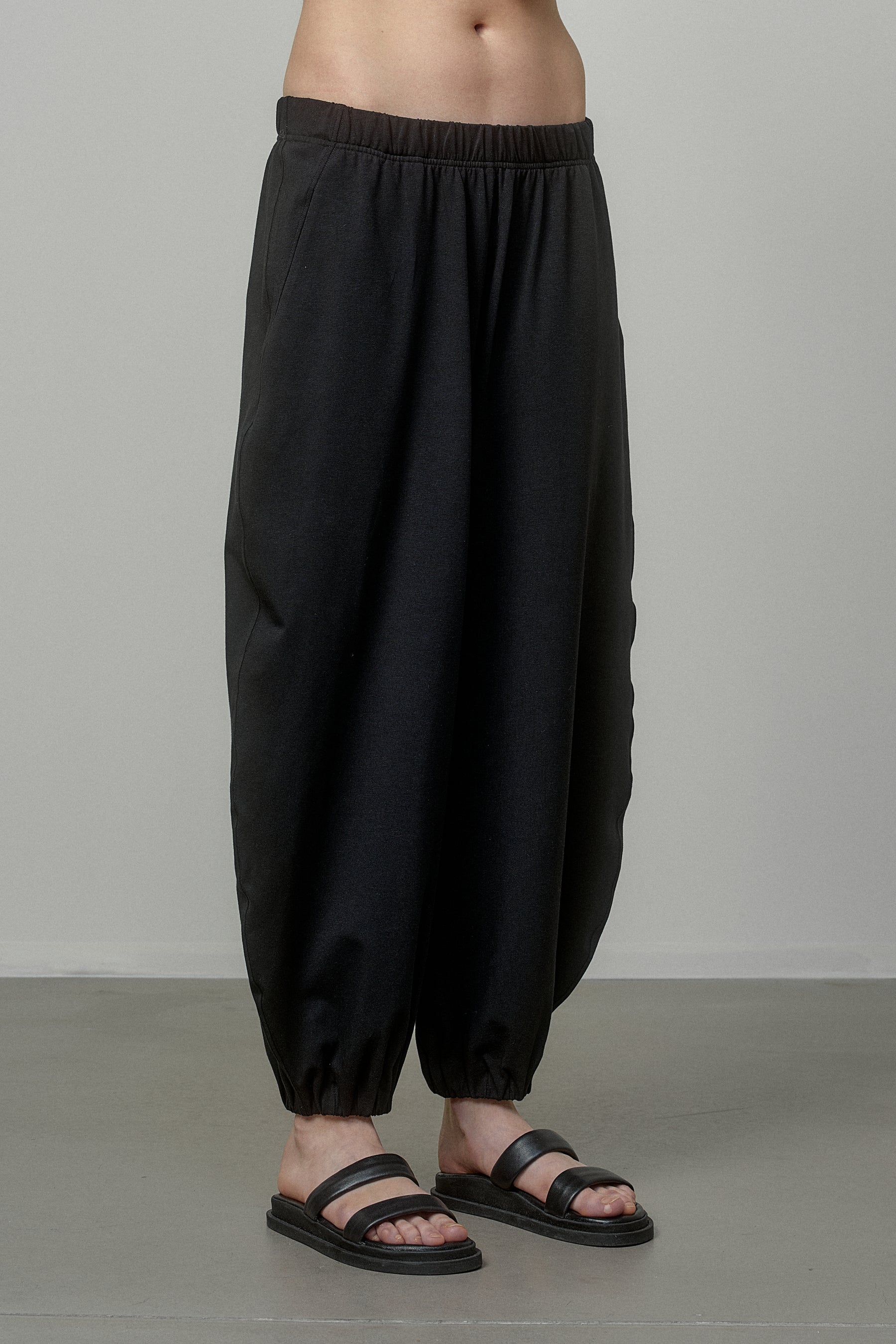 COTTON PANTS WITH ELASTIC WAIST AND CUFFS