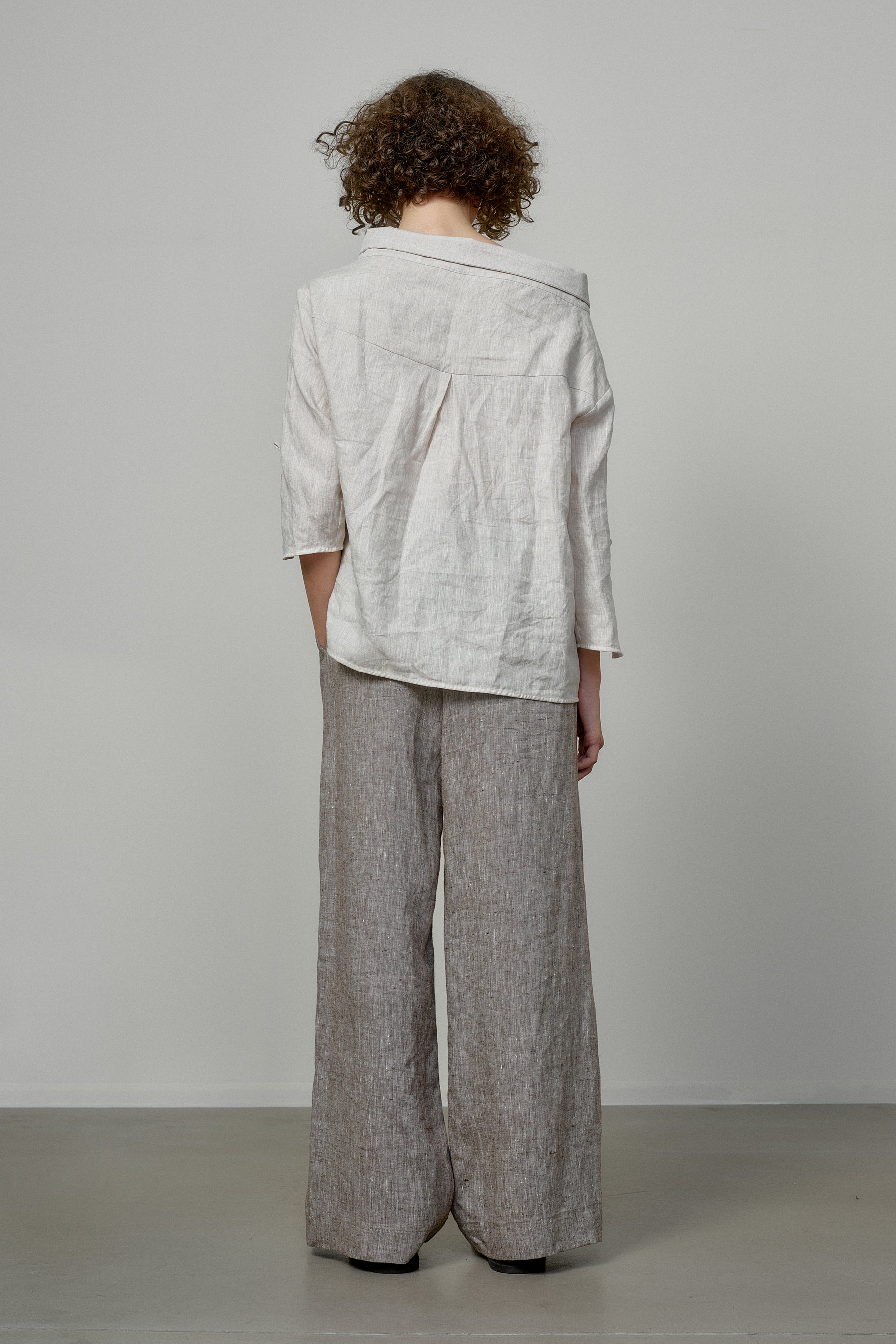 LINEN SHIRT WITH WIDE COLLAR AND 7/8 SLEEVES