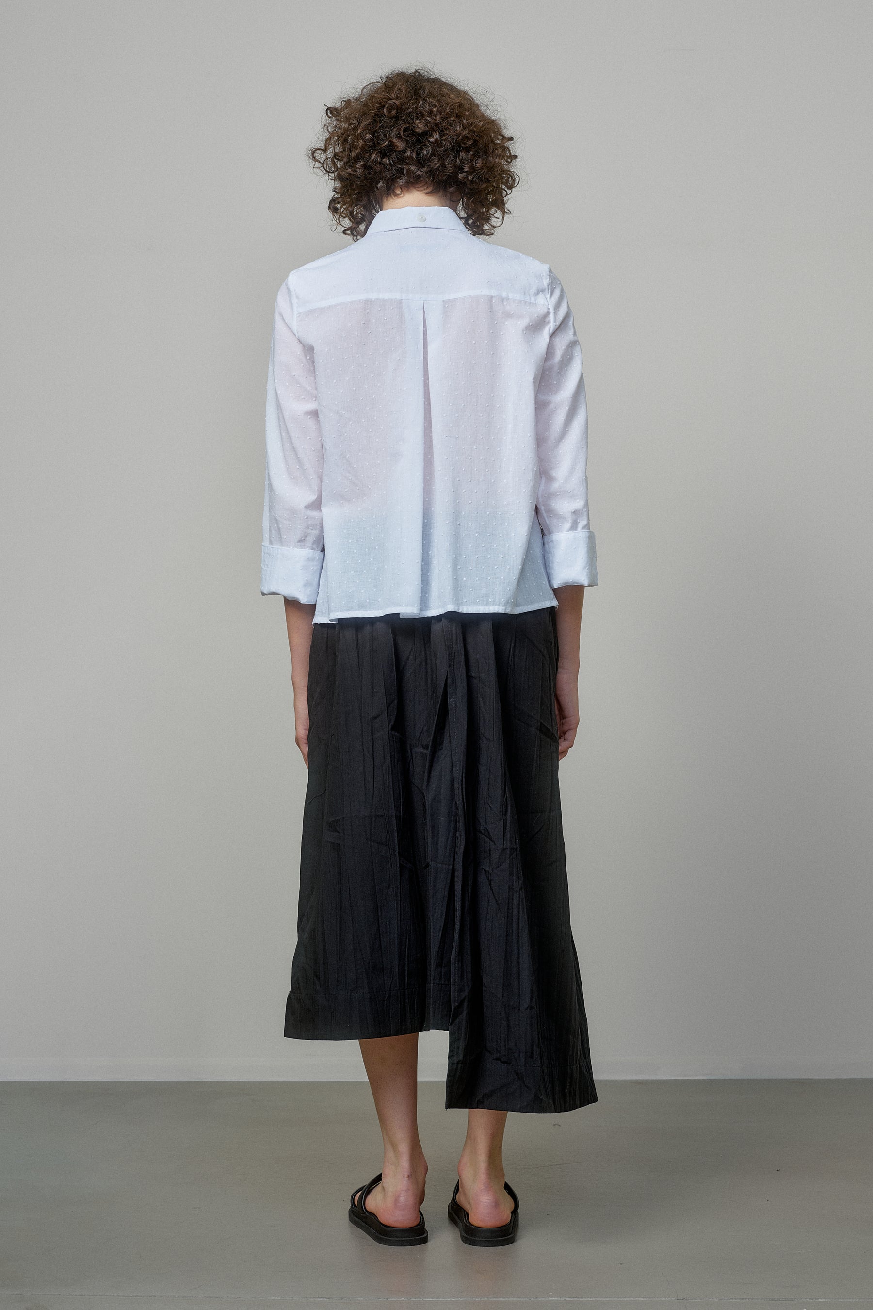 COTTON SHIRT WITH OPEN SHOULDERS AND ROLL-UP SLEEVES