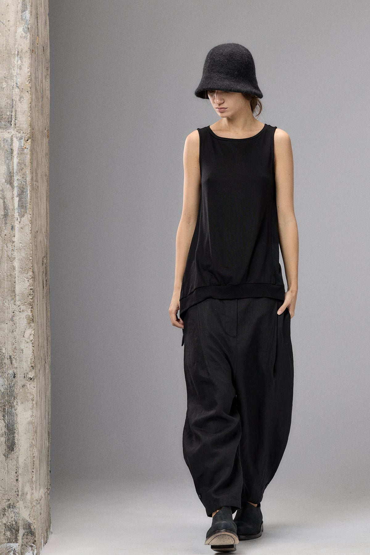 SENSATIONAL BLACK KNIT SLEEVELESS TOP