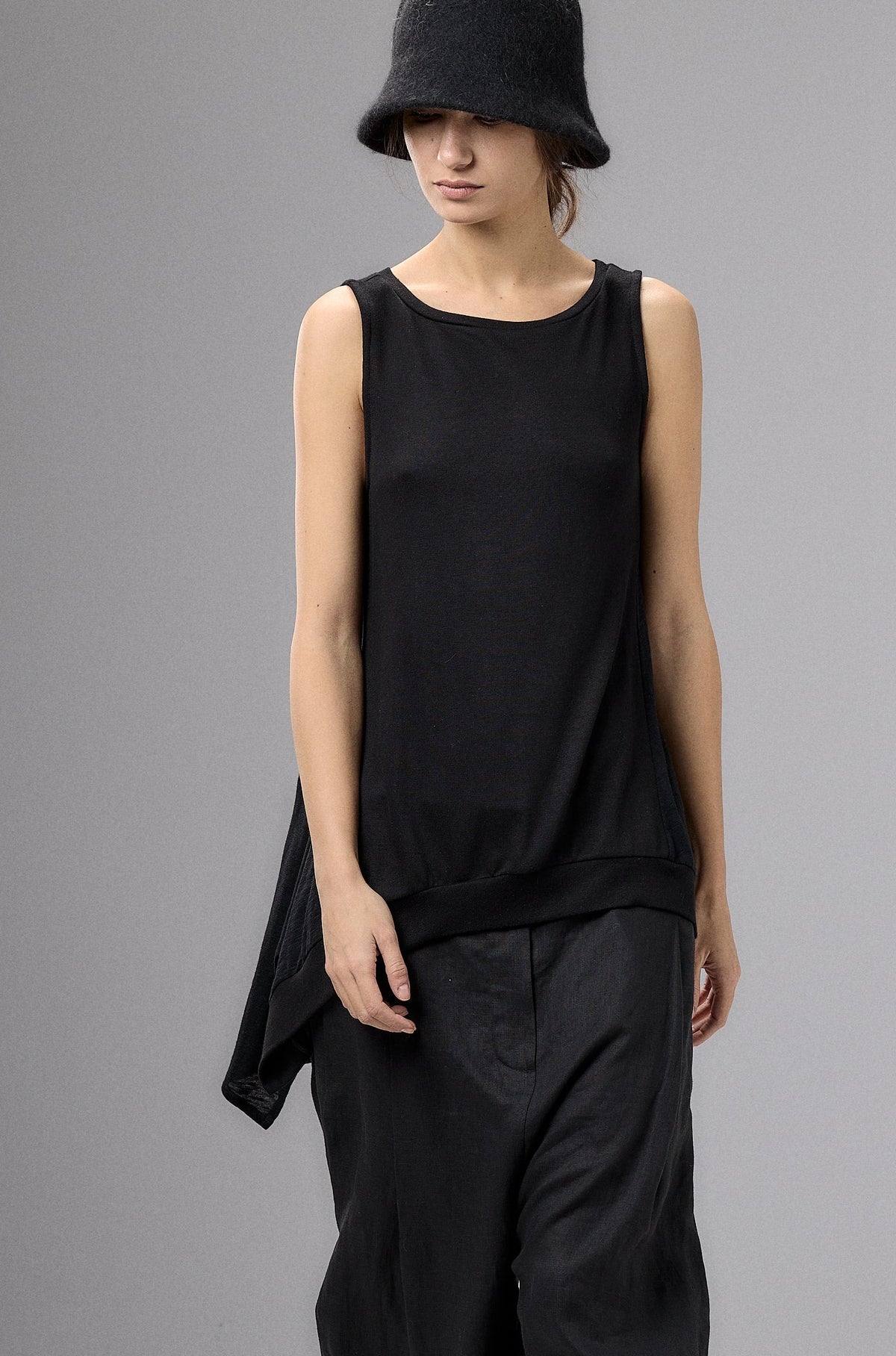 SENSATIONAL BLACK KNIT SLEEVELESS TOP