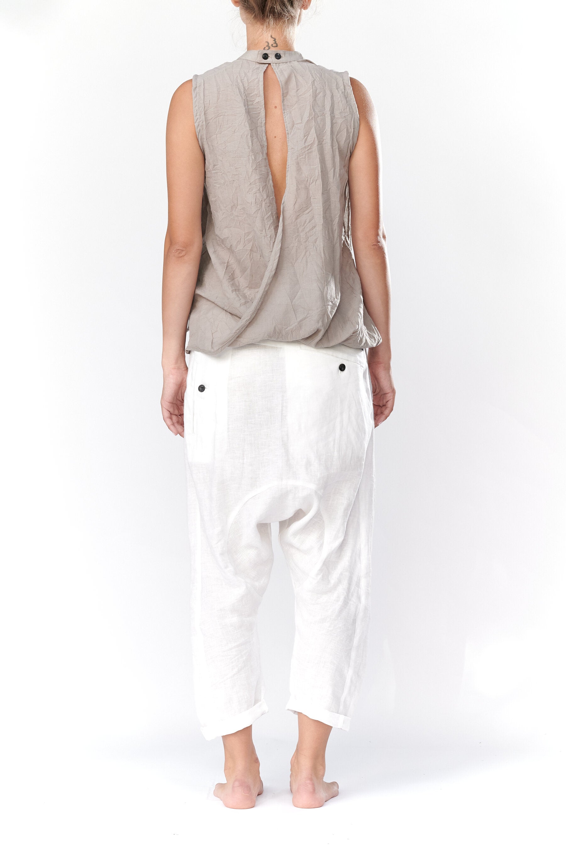 SLEEVELESS COTTON ASYMMETRICAL SHIRT