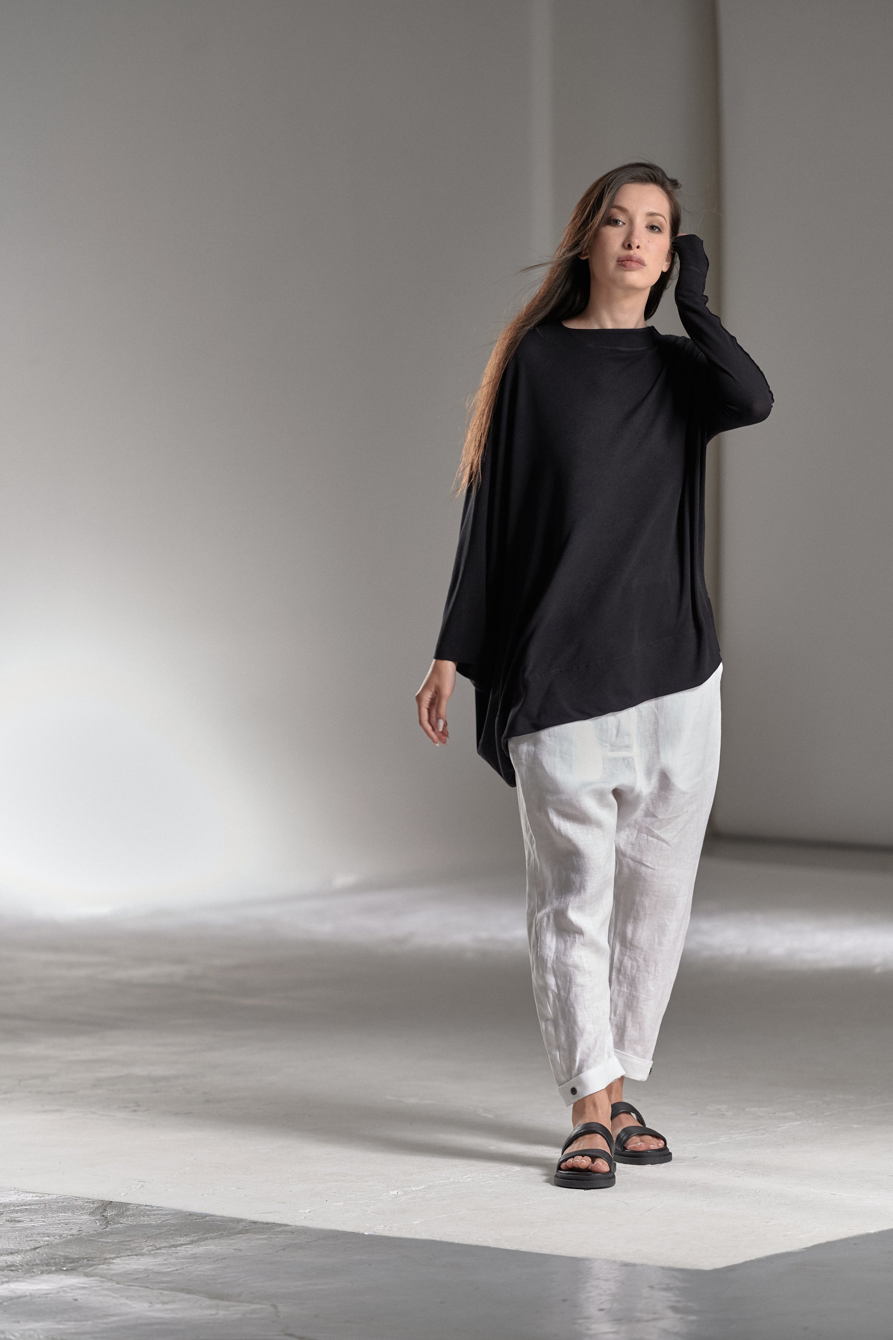 ASYMMETRICAL LONG SLEEVED TUNIC TOP