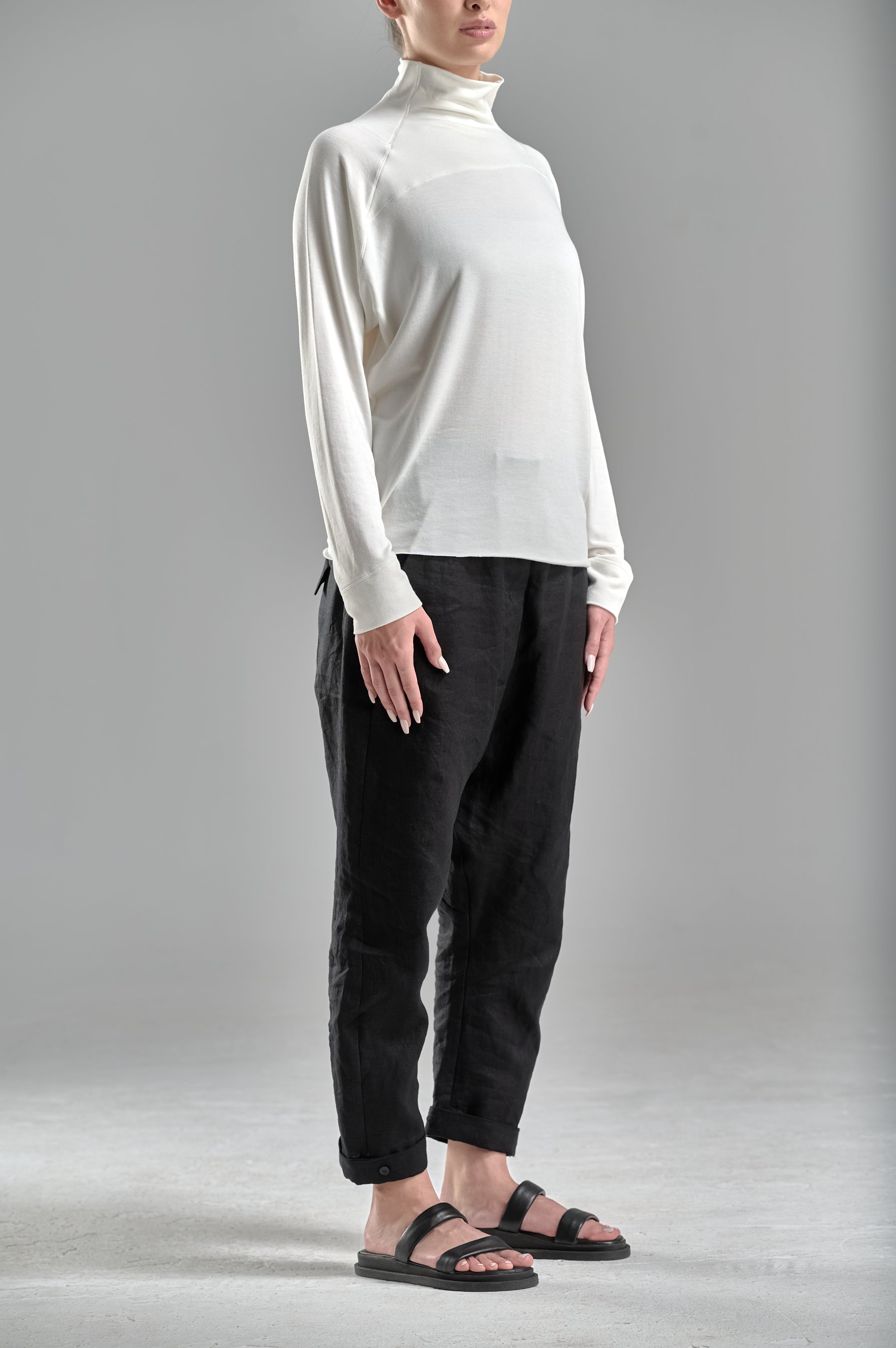 TURTLENECK LOOSE TOP