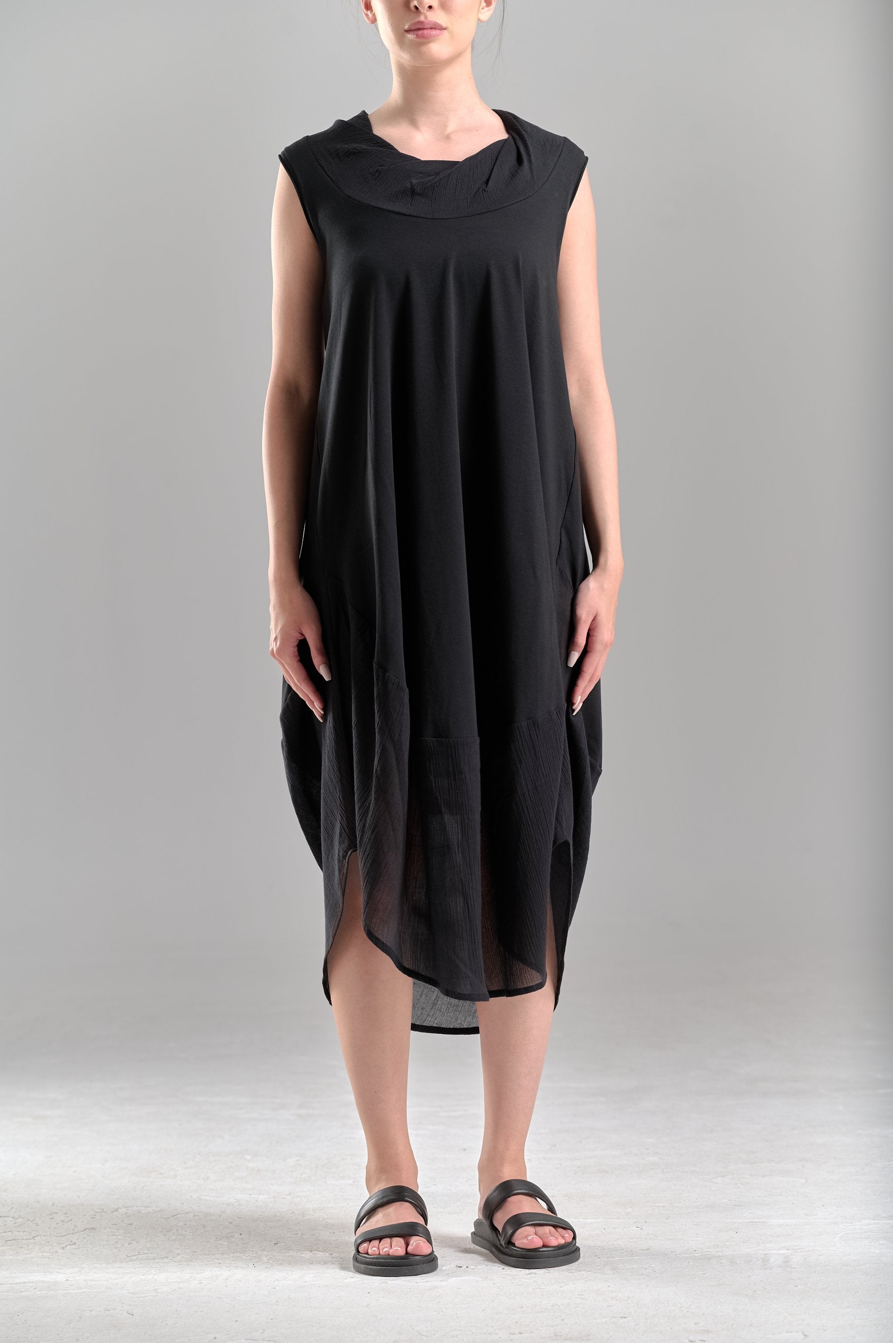 BLACK BALOON COTTON DRESS