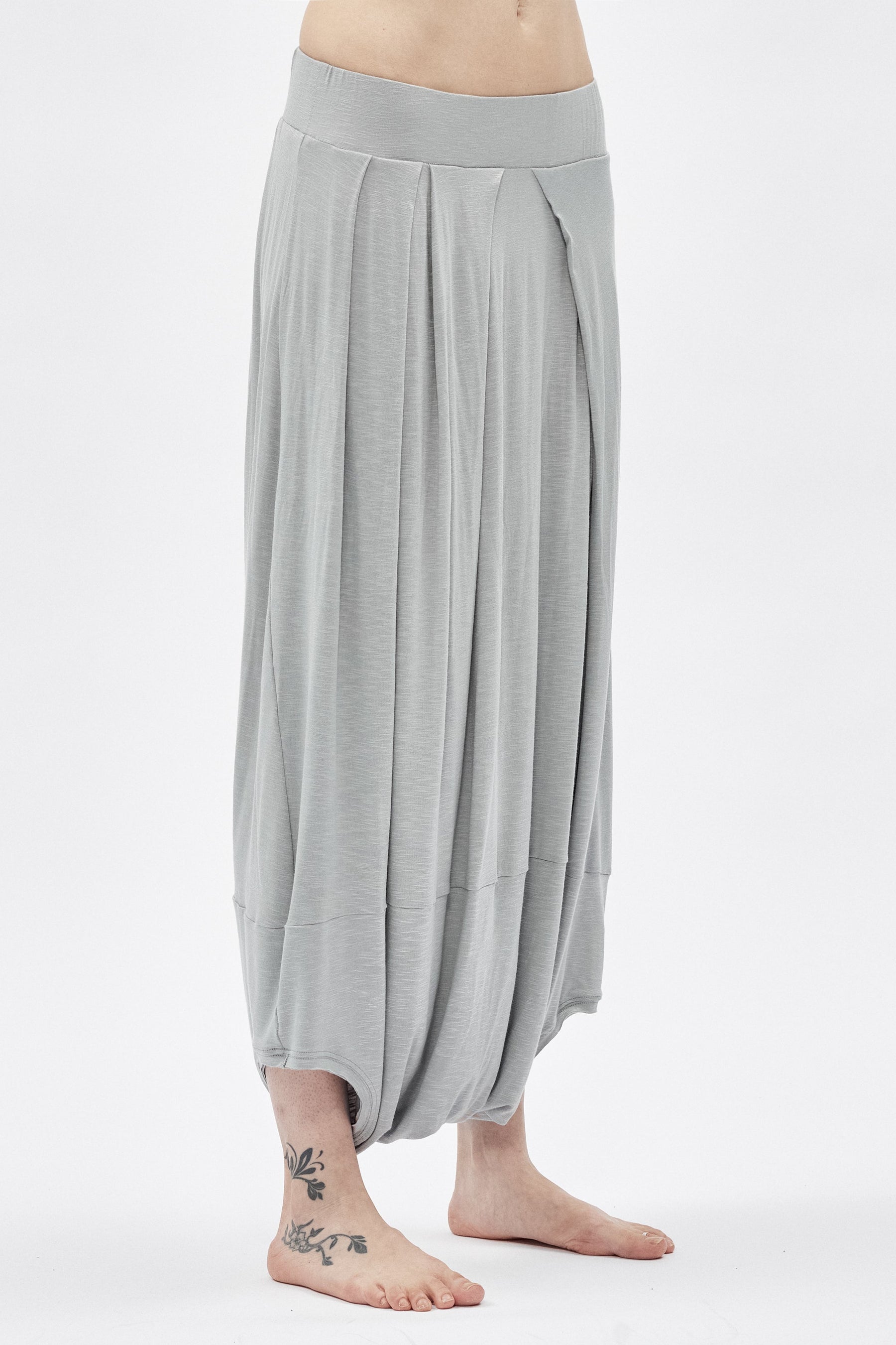 LOW CROTCH DRAPE SKIRT