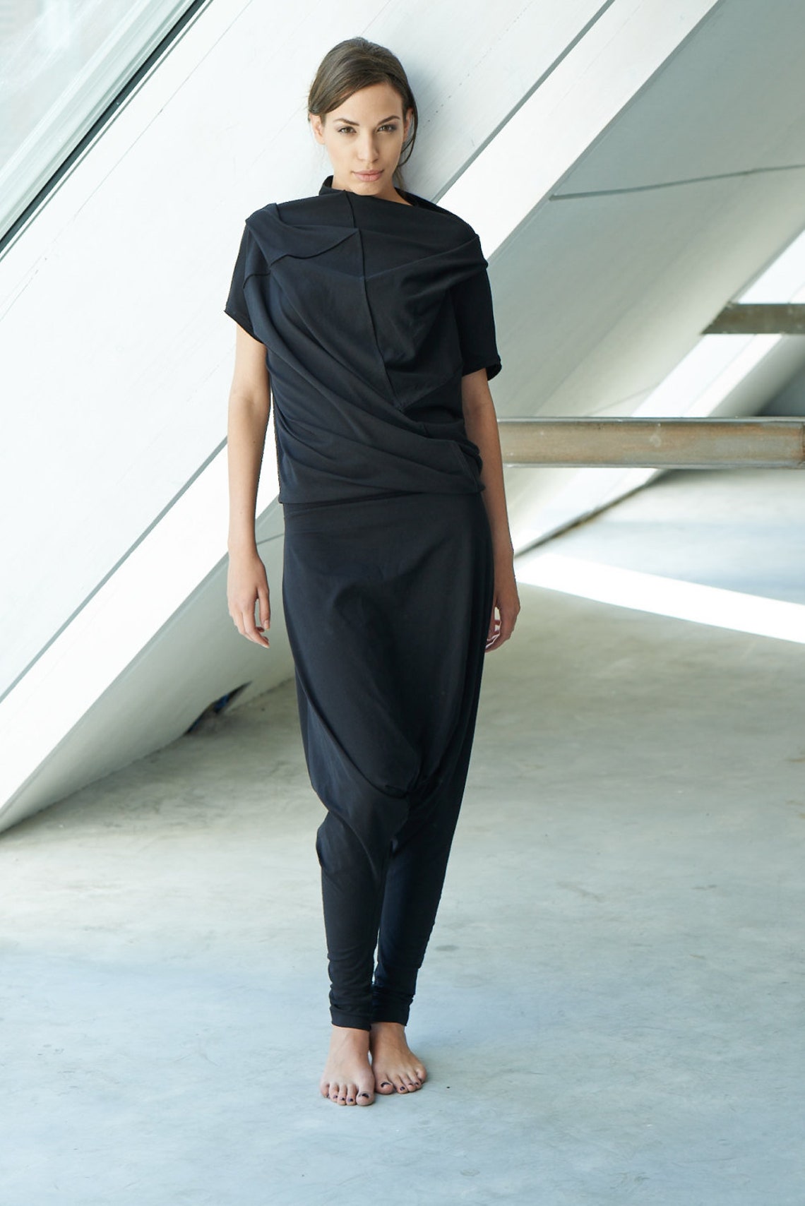 BLACK OVERSIZED SHORT SLEEVED TOP