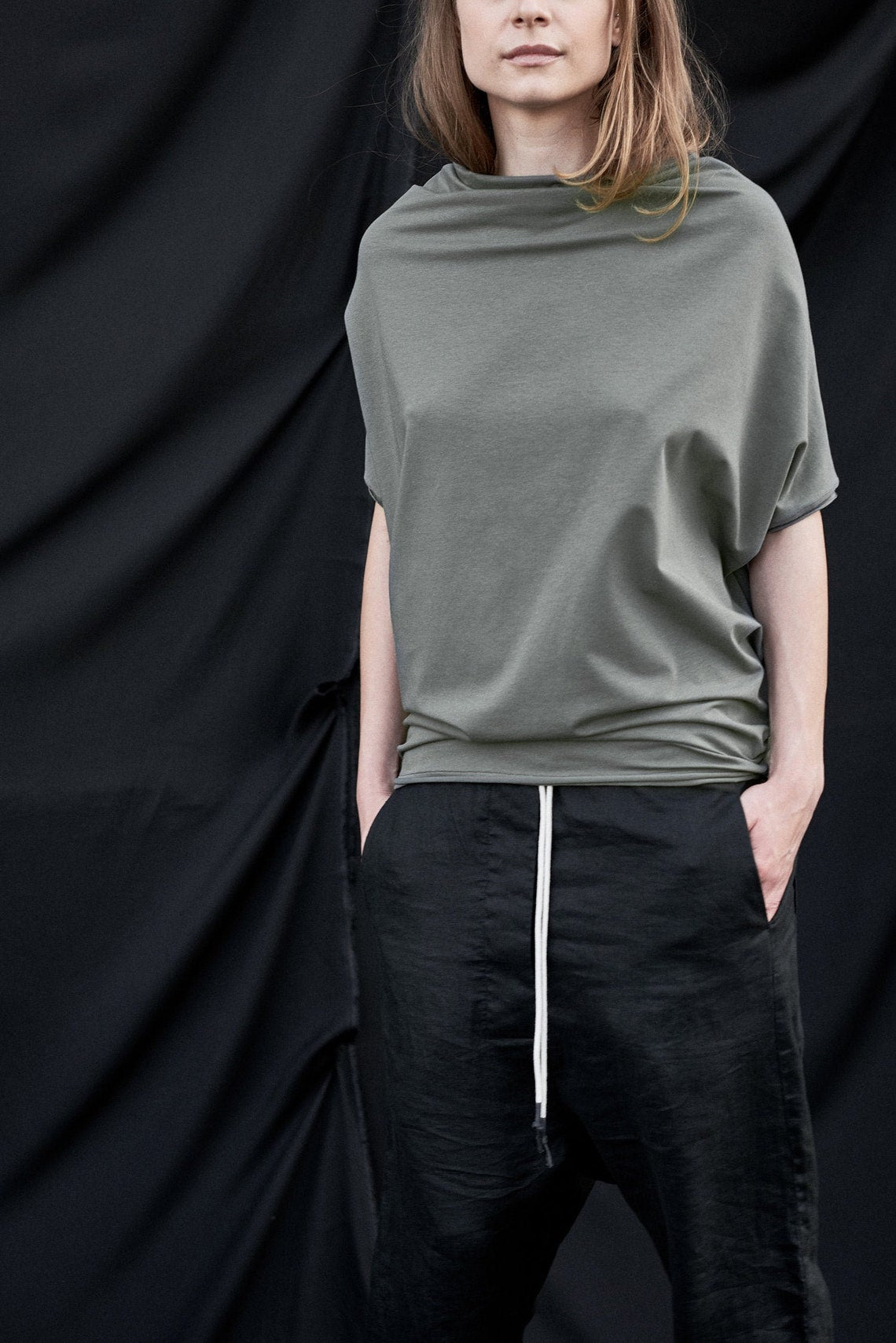 OVERSIZED SHORT SLEEVED BAT TOP