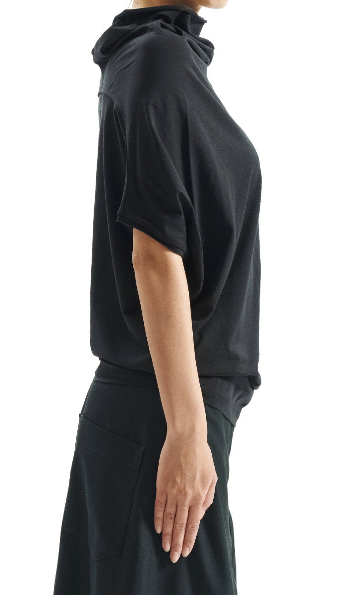 OVERSIZED SHORT SLEEVED BAT TOP