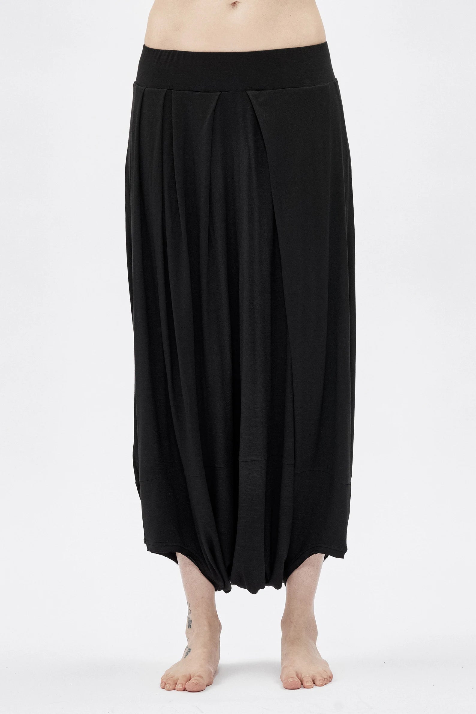 LOW CROTCH DRAPE SKIRT