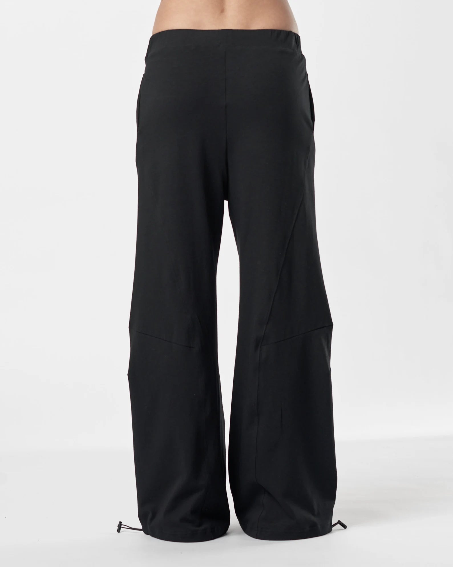 WIDE-LEG PANTS WITH POCKETS