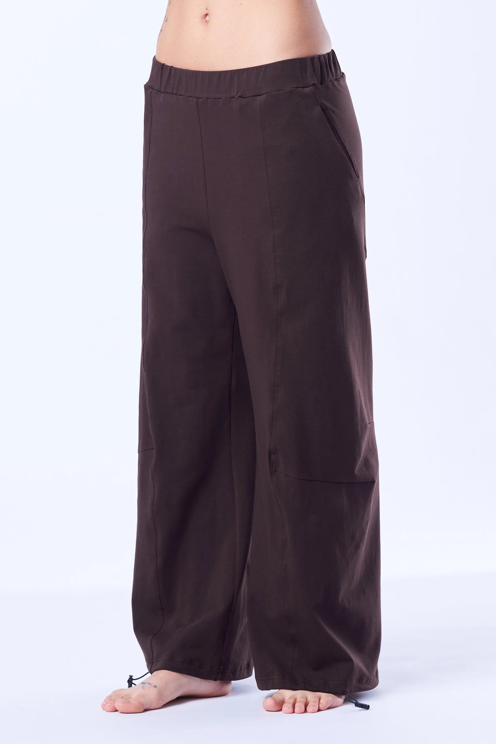 WIDE-LEG PANTS WITH POCKETS