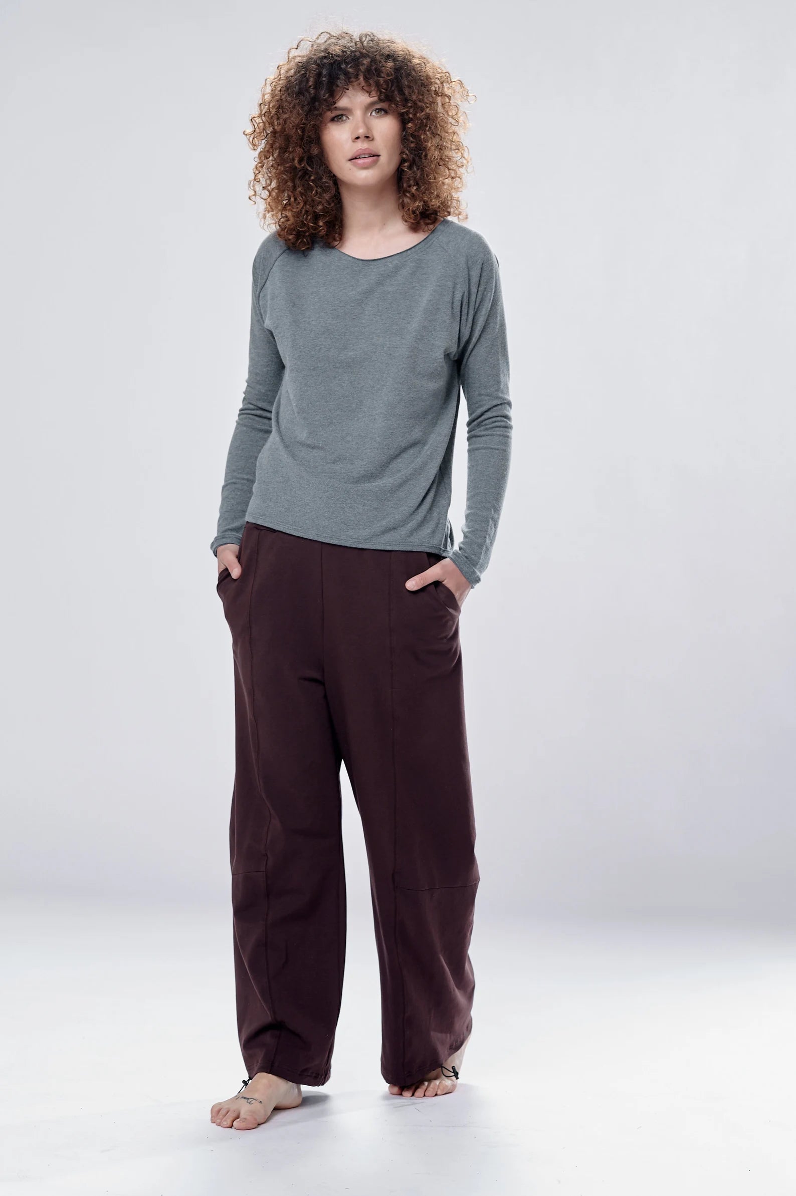 WIDE-LEG PANTS WITH POCKETS