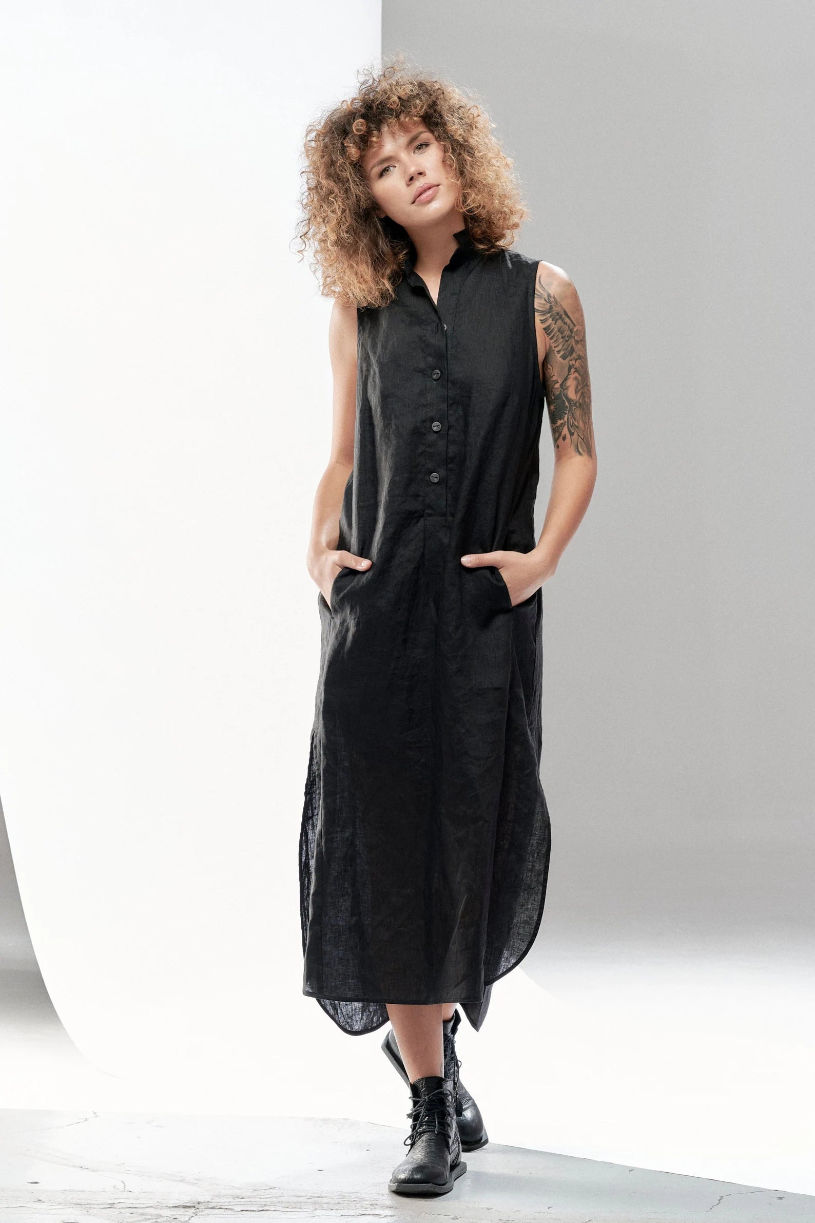 LINEN DRESS WITH BUTTONS