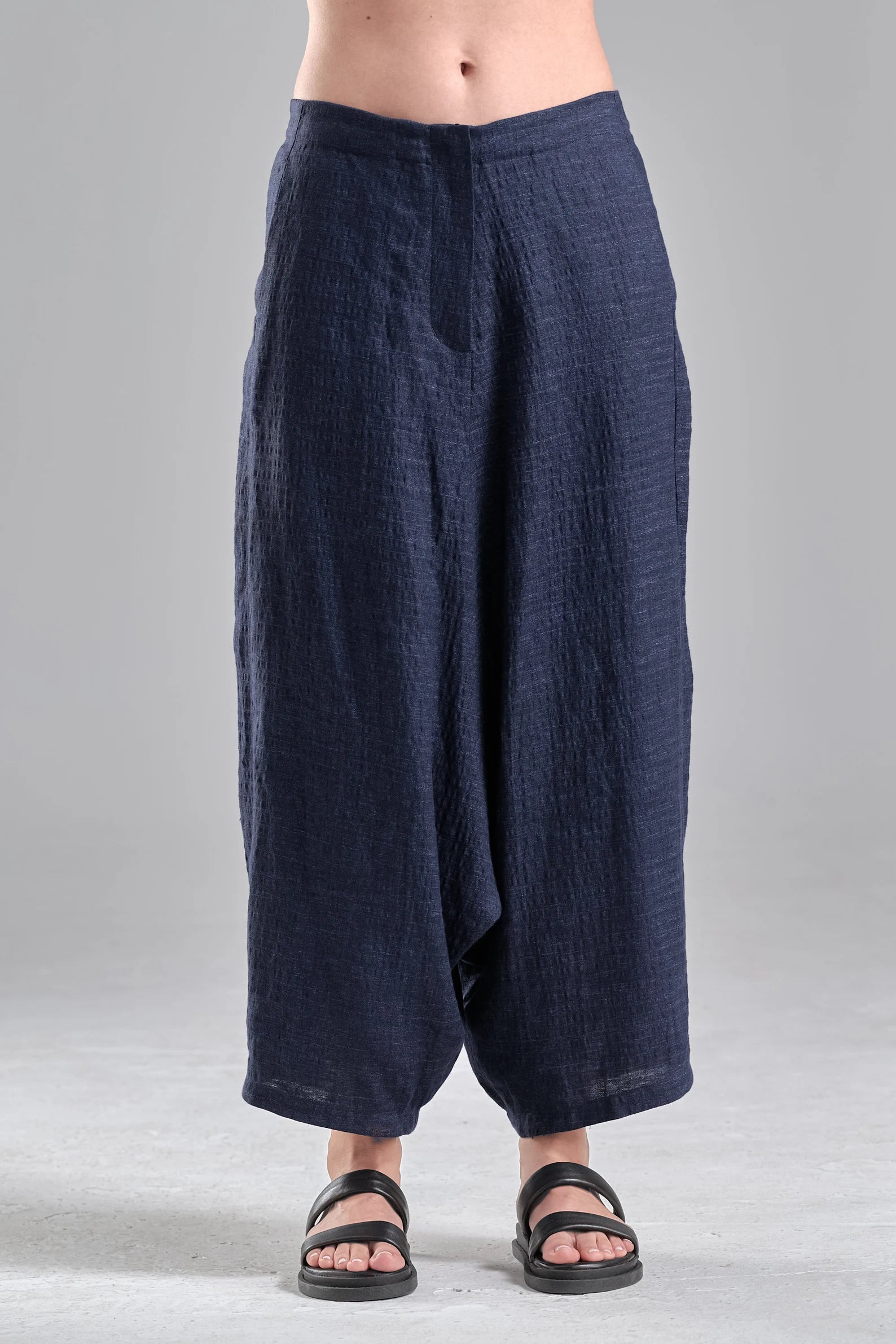 CROPPED LOW CROTCH LINEN PANTS