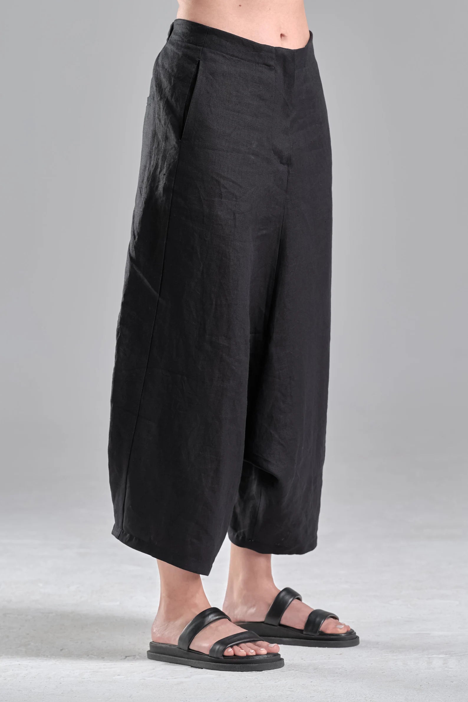 CROPPED LOW CROTCH LINEN PANTS