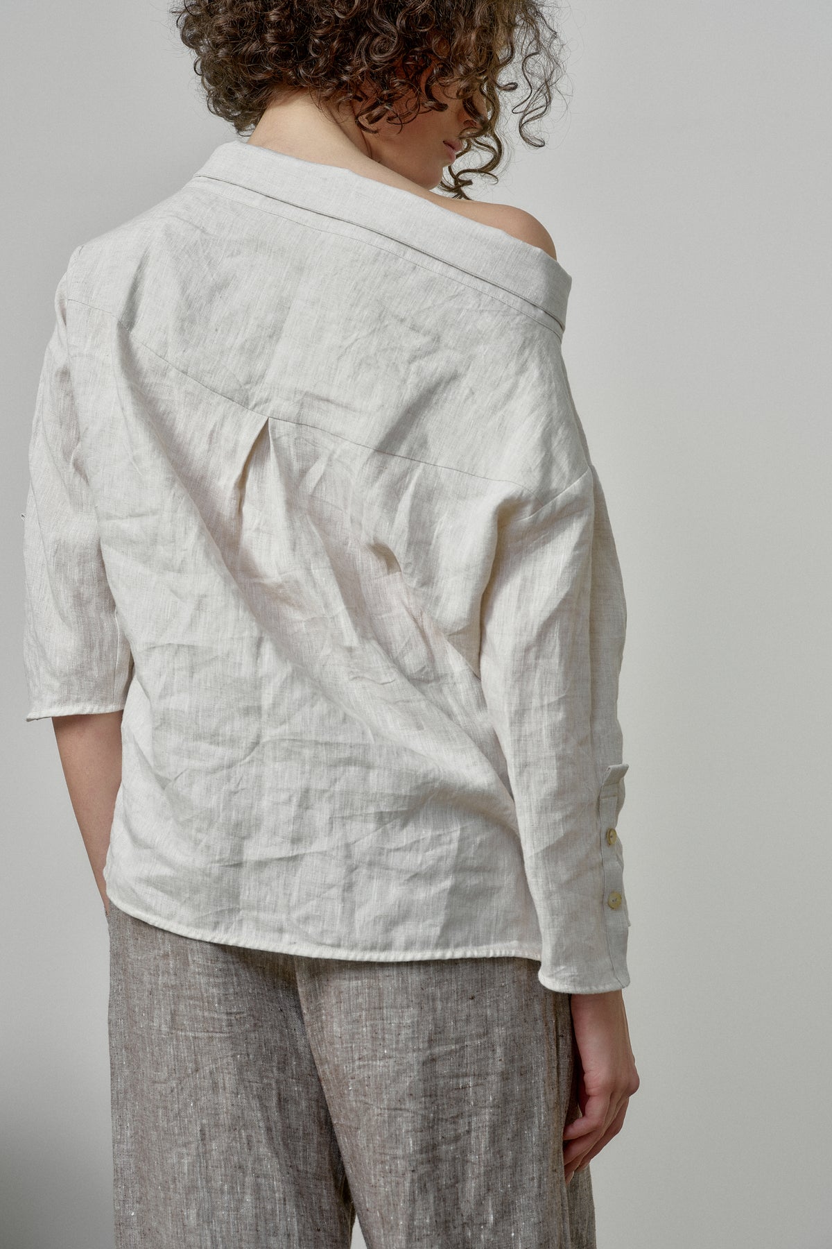 OFF SHOULDER SAND LINEN SHIRT