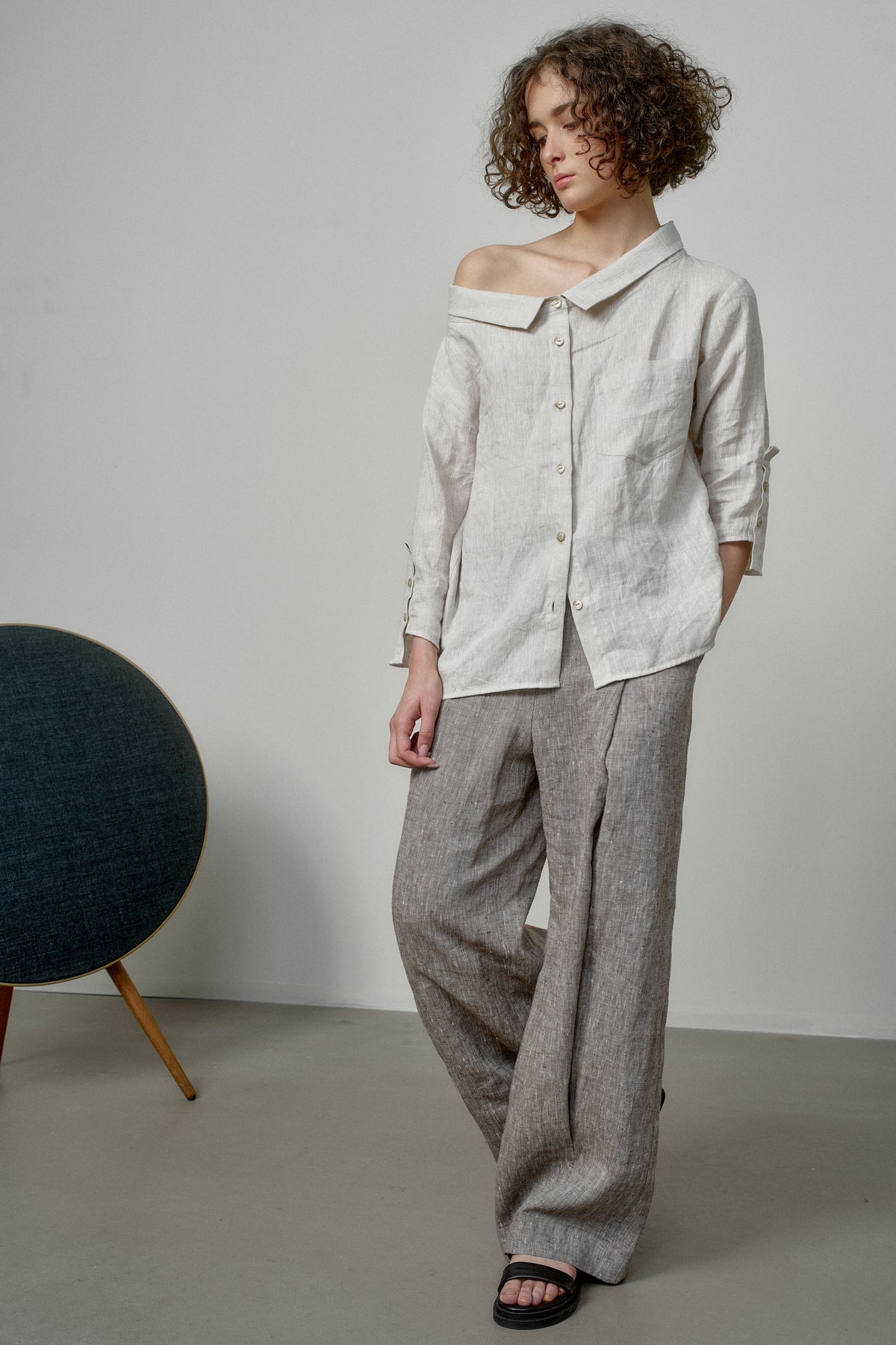 LINEN SHIRT WITH WIDE COLLAR AND 7/8 SLEEVES