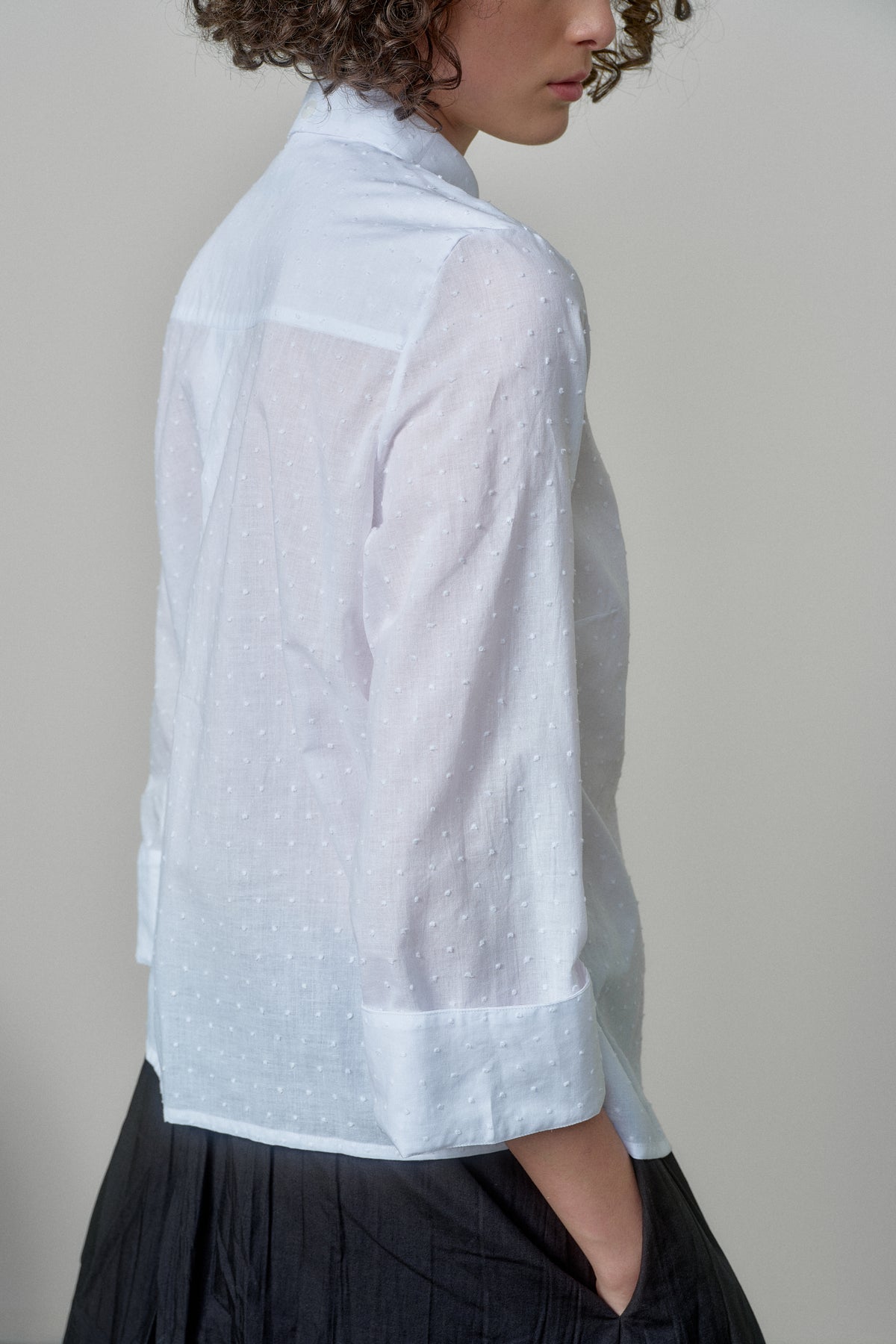 COTTON SHIRT WITH OPEN SHOULDERS AND ROLL-UP SLEEVES