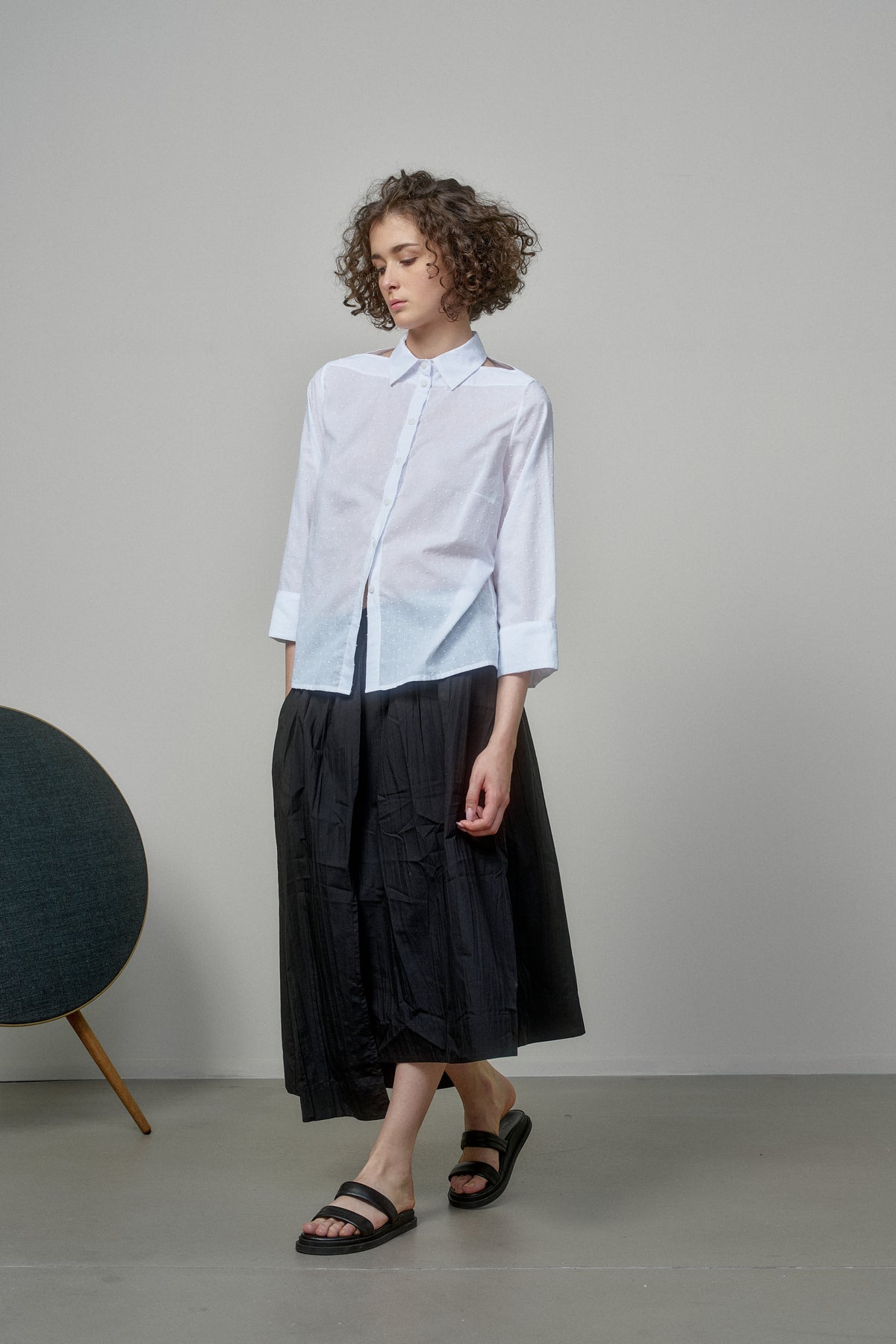 LAYERED ASYMMETRICAL SKIRT IN CRINKLED BLACK COTTON