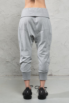 OLIVE GREEN YOGA CROPPED PANTS WITH POCKETS