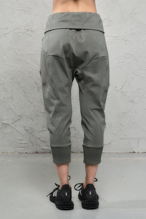 MUTED BORDO YOGA CROPPED PANTS WITH POCKETS