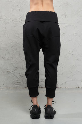 OLIVE GREEN YOGA CROPPED PANTS WITH POCKETS