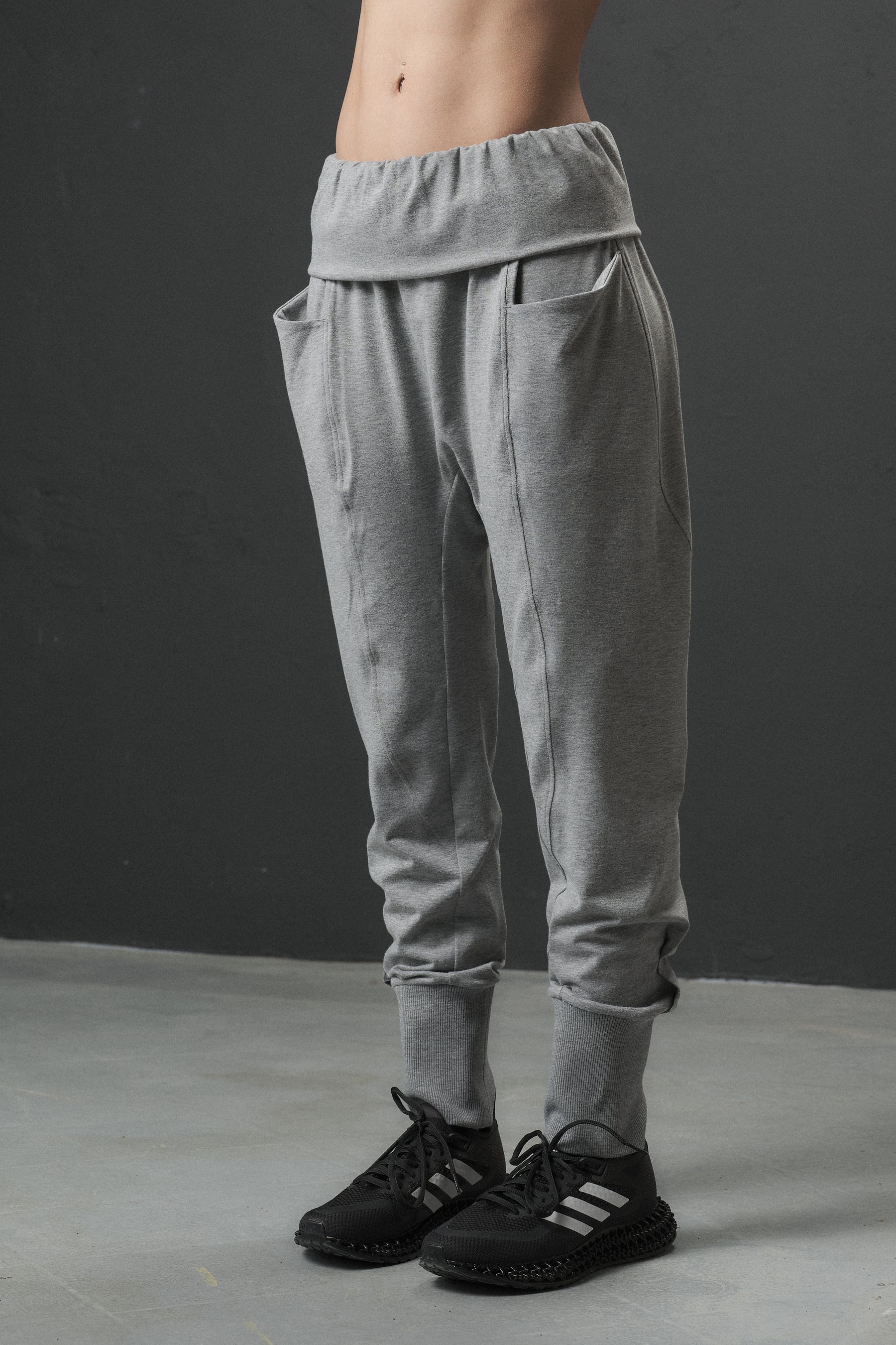 OLIVE GREEN YOGA PANTS WITH POCKETS