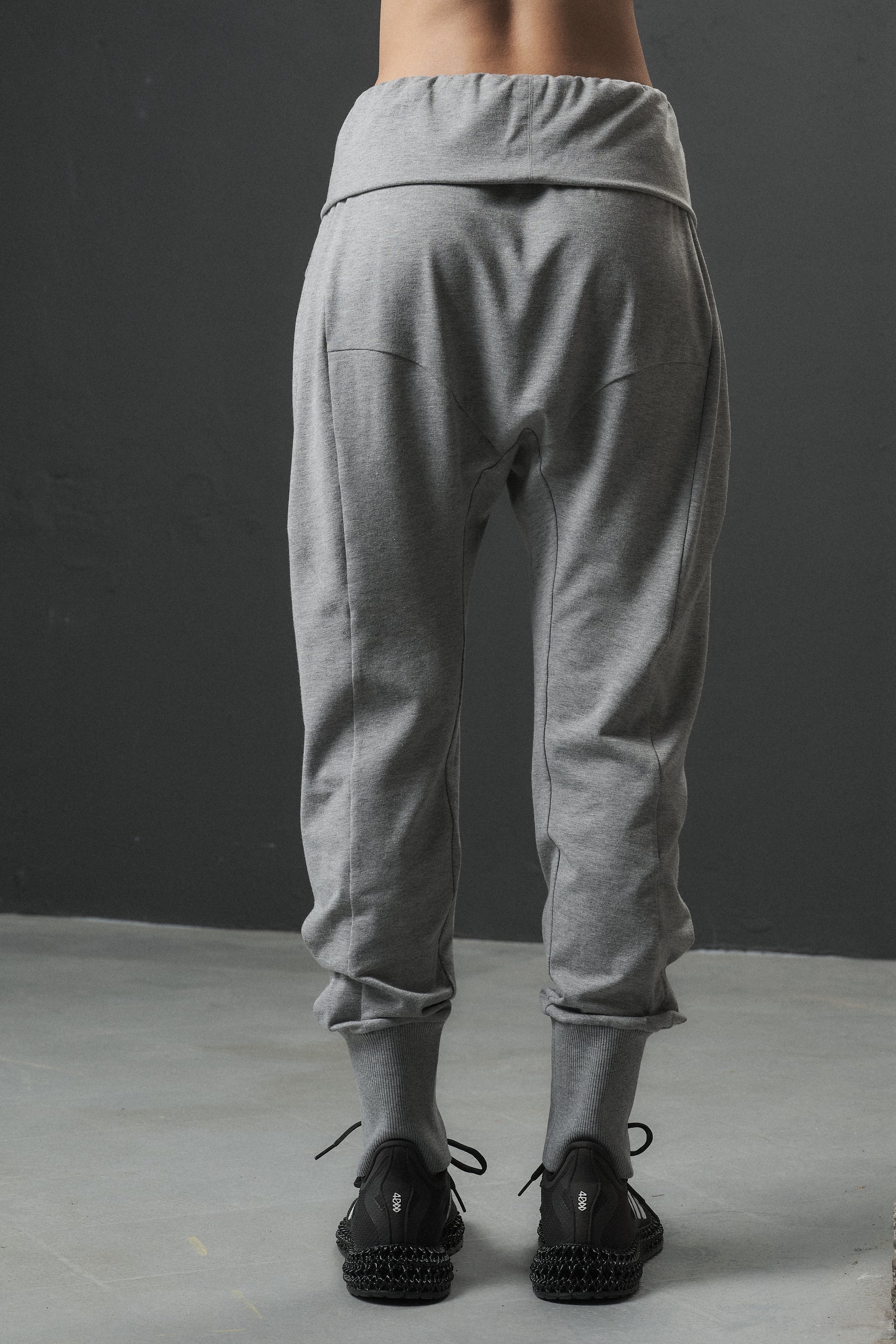 OLIVE GREEN YOGA PANTS WITH POCKETS