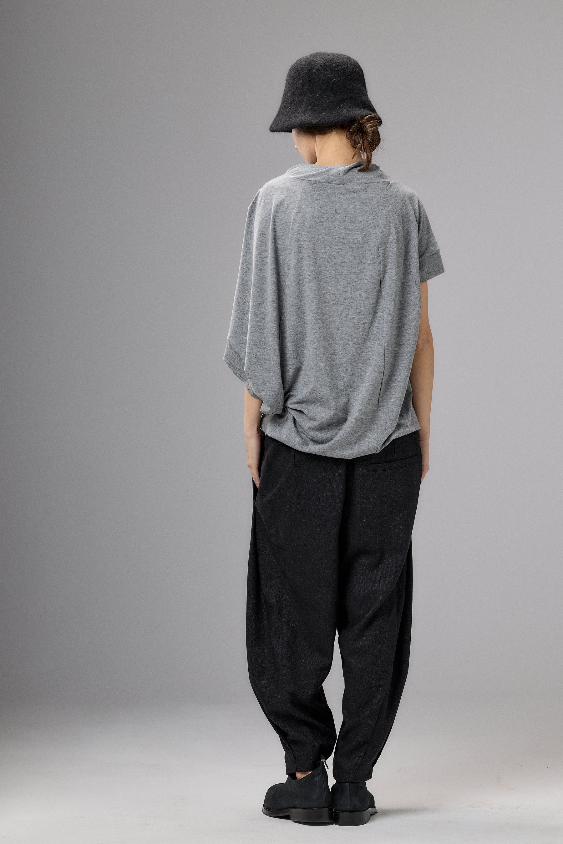 BLACK VOLUMINOUS WOOL PANTS