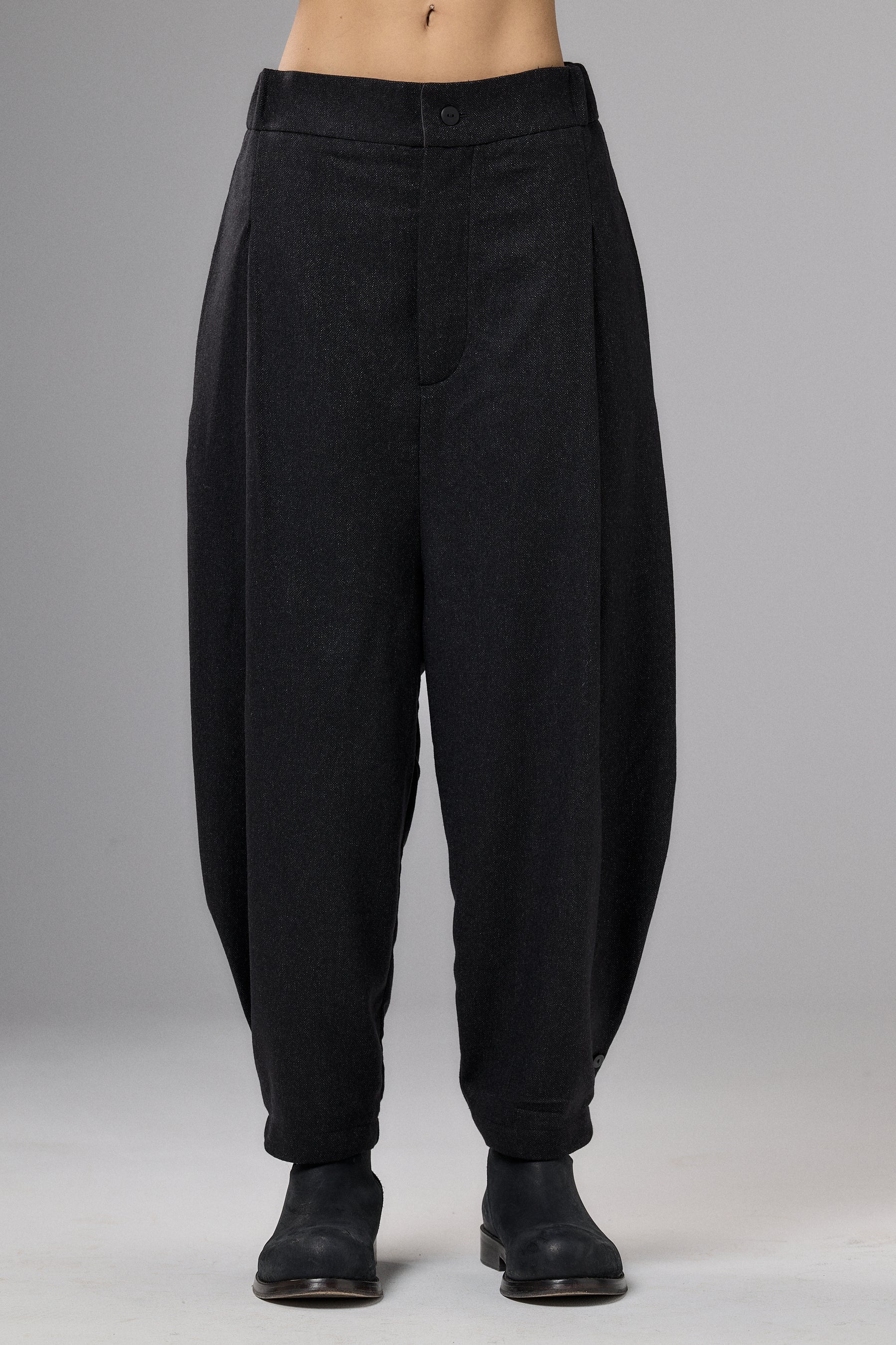 BLACK VOLUMINOUS WOOL PANTS