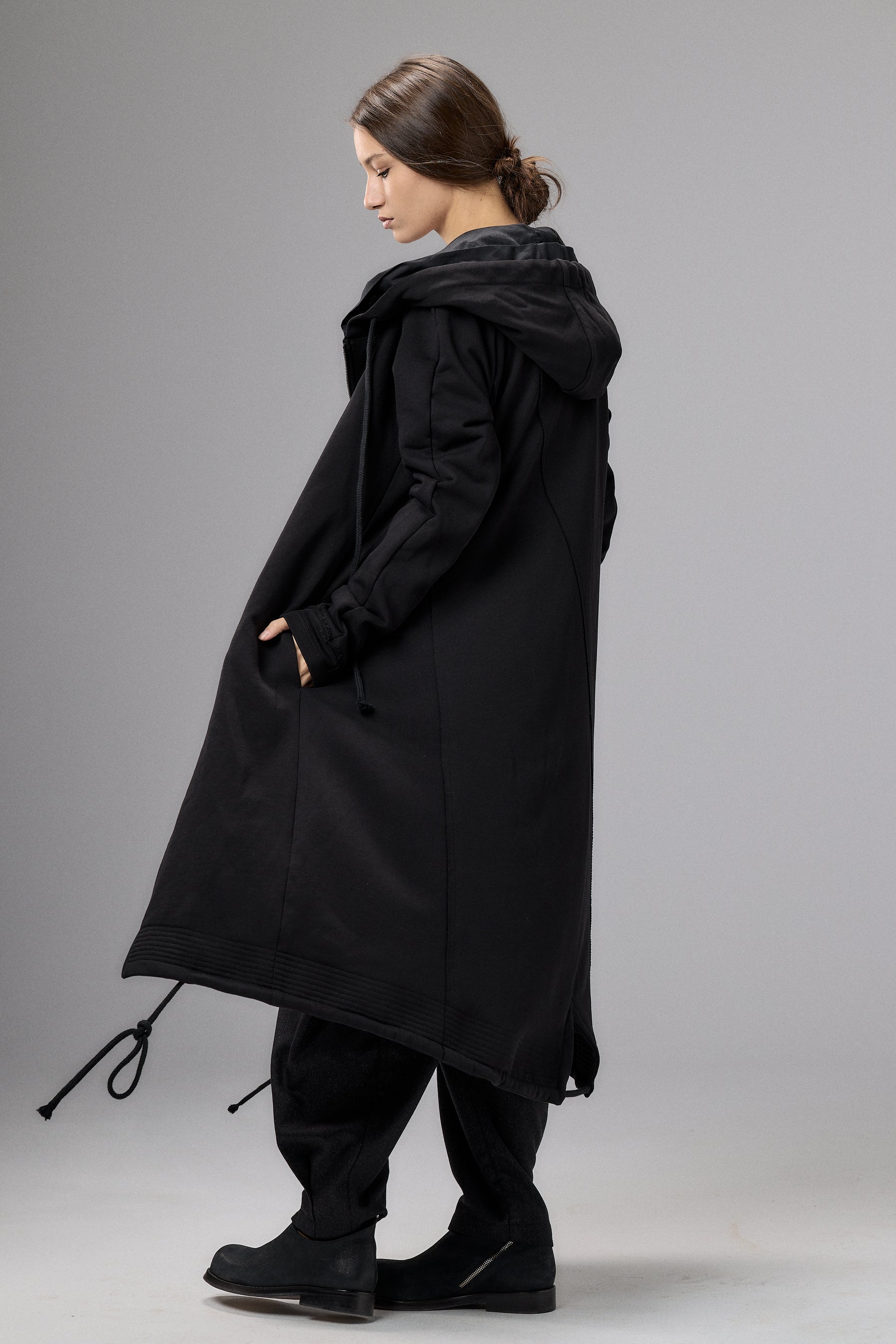 LONG HOODED ZIPPER BLACK JACKET