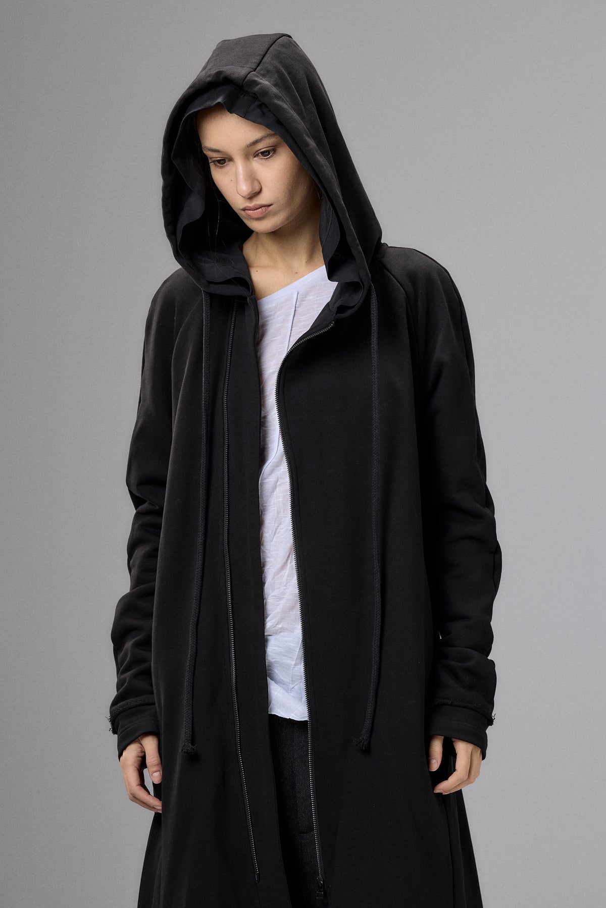 LONG HOODED ZIPPER BLACK JACKET