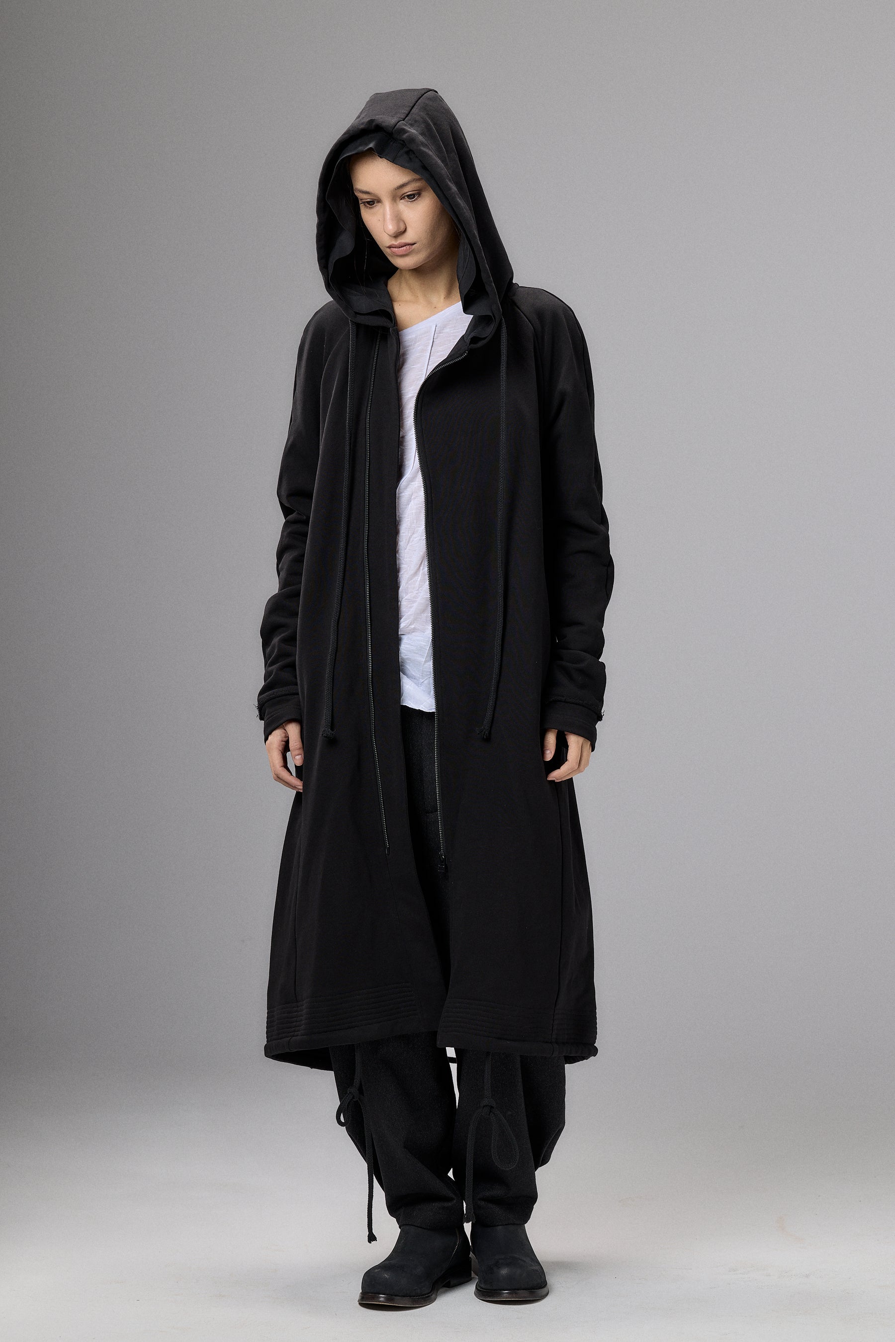 LONG HOODED ZIPPER BLACK JACKET