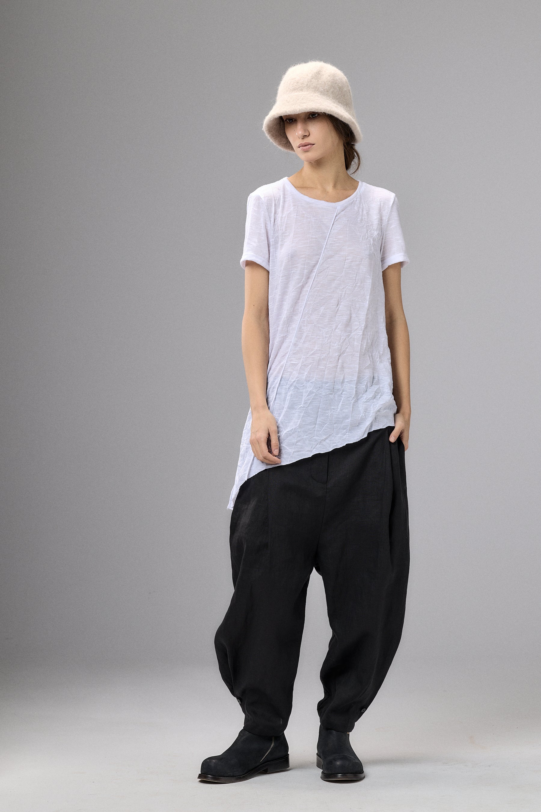 WHITE COTTON SHORT SLEEVE SHIRT WITH  RAW EDGES