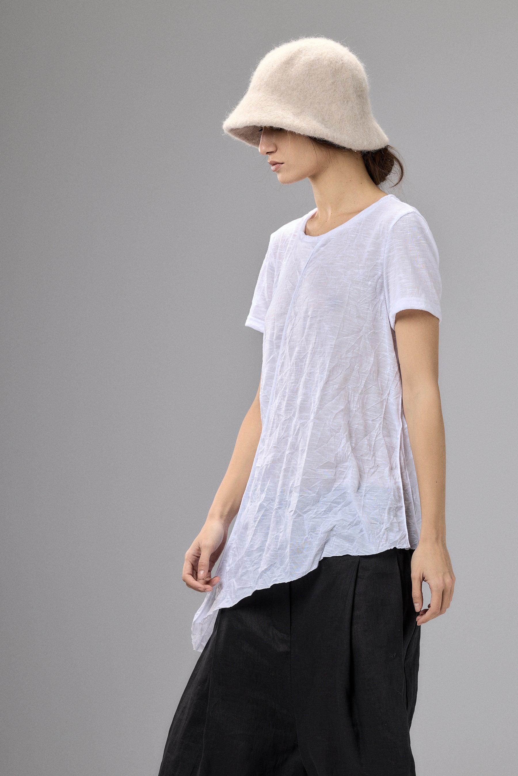 WHITE COTTON SHORT SLEEVE SHIRT WITH  RAW EDGES
