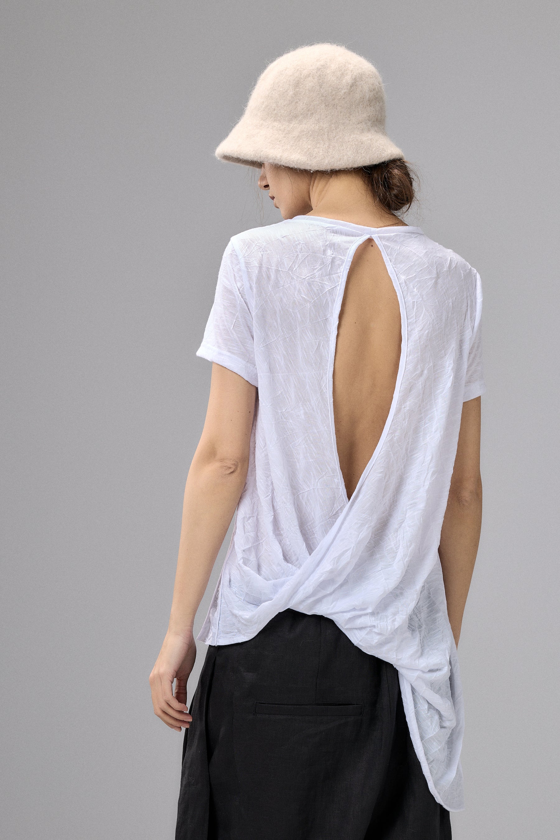 WHITE COTTON SHORT SLEEVE SHIRT WITH  RAW EDGES