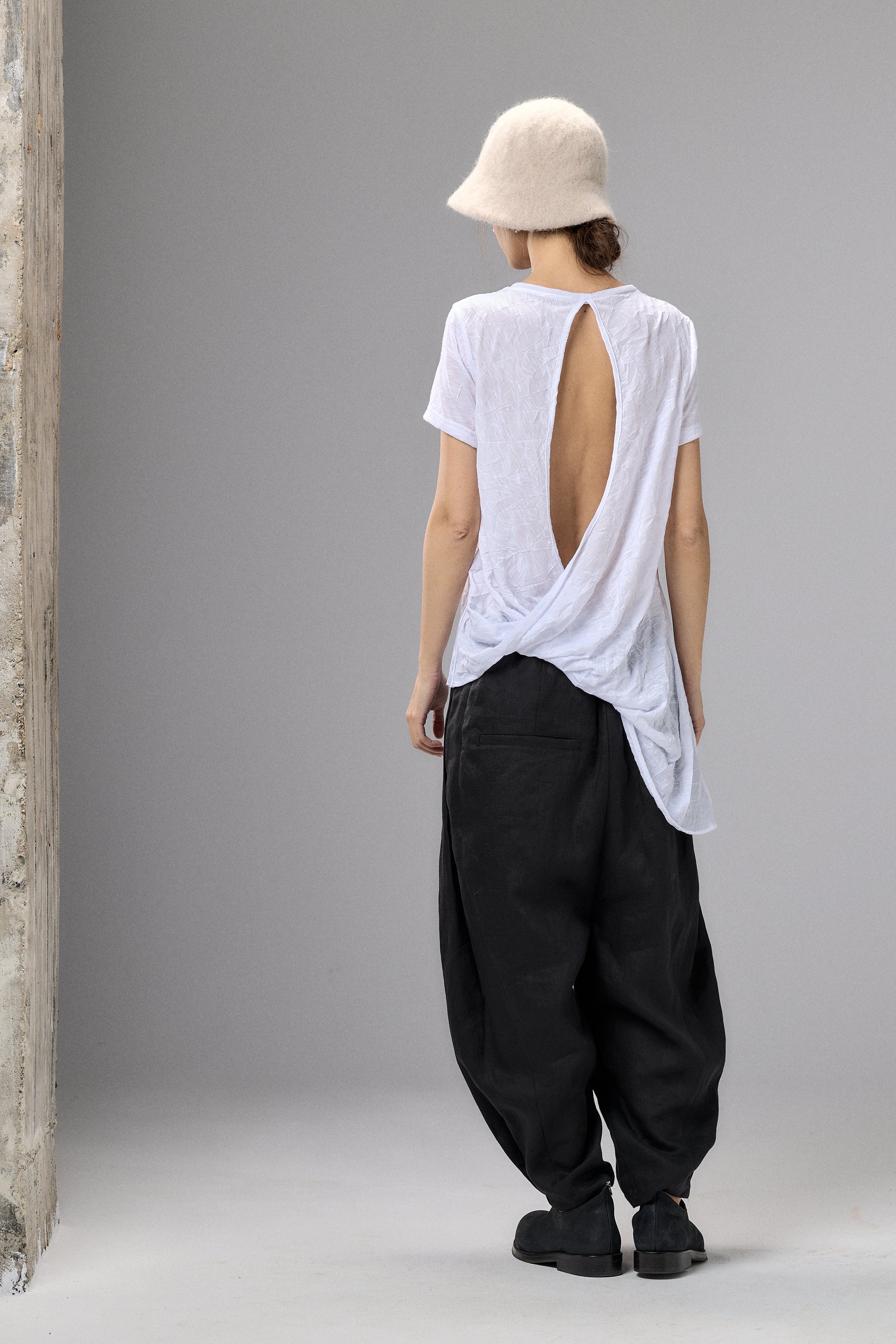WHITE COTTON SHORT SLEEVE SHIRT WITH  RAW EDGES