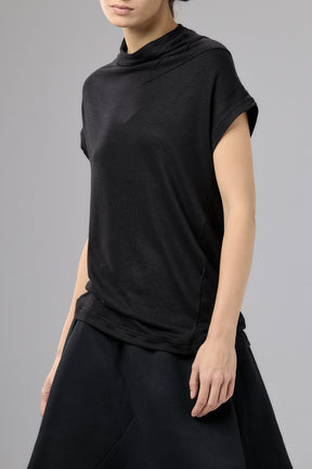 BLACK MINIMALIST CAP SLEEVED TOP