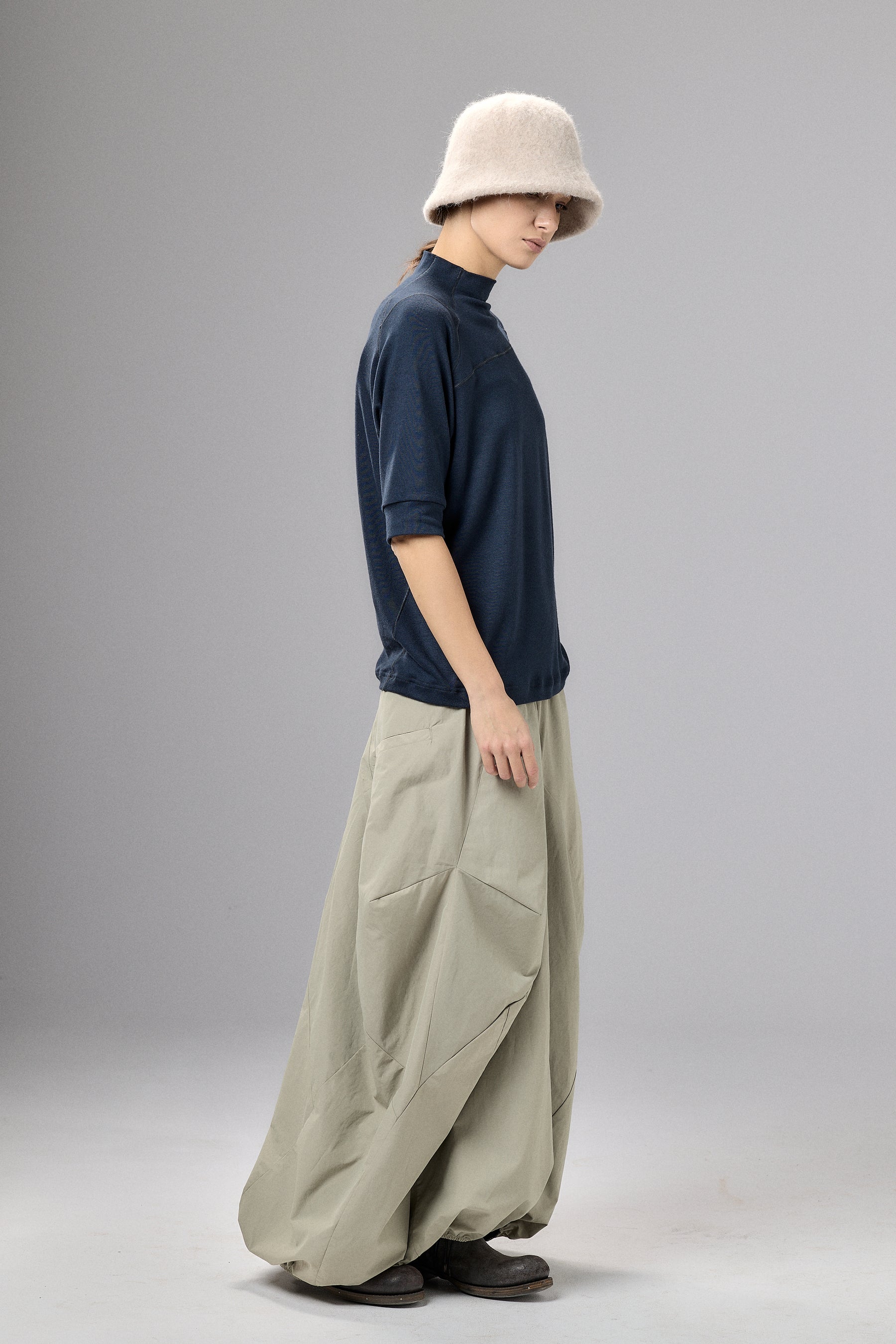 HALF SLEEVE MOCK NECK OFF WHITE TOP