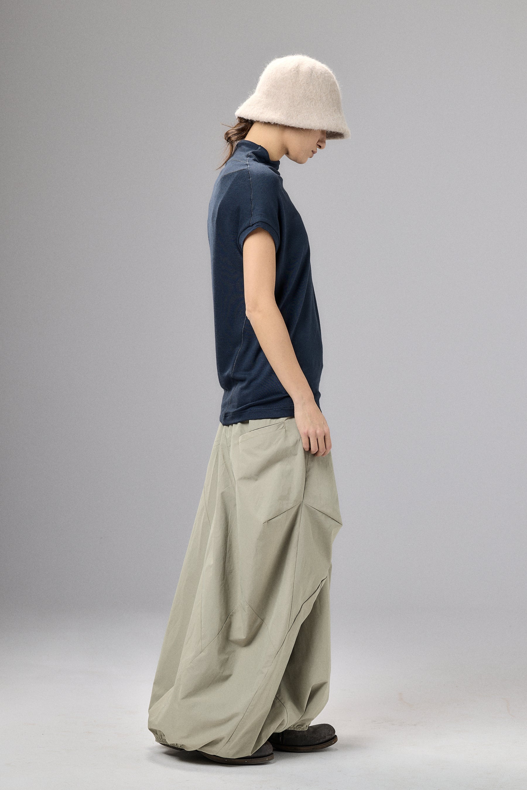 MUTED BLUE MINIMALIST CAP SLEEVED TOP