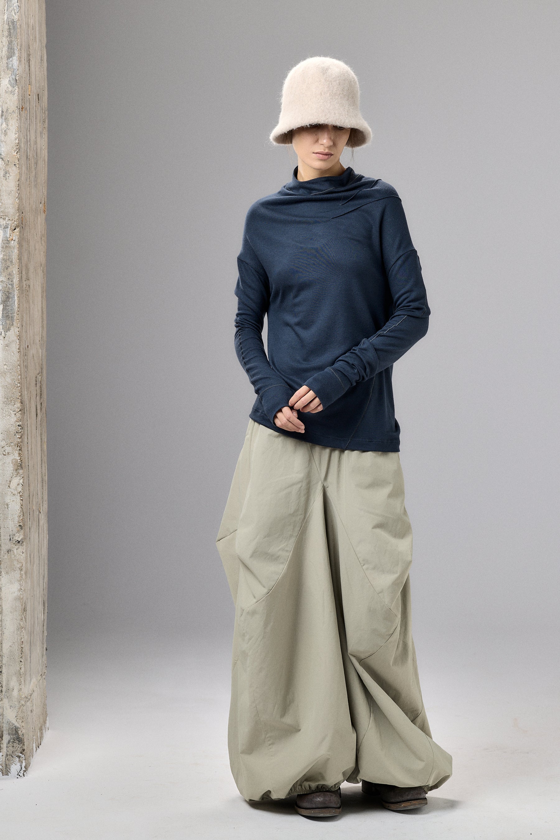 MINIMALIST LONG SLEEVE CAPPUCCINO TOP