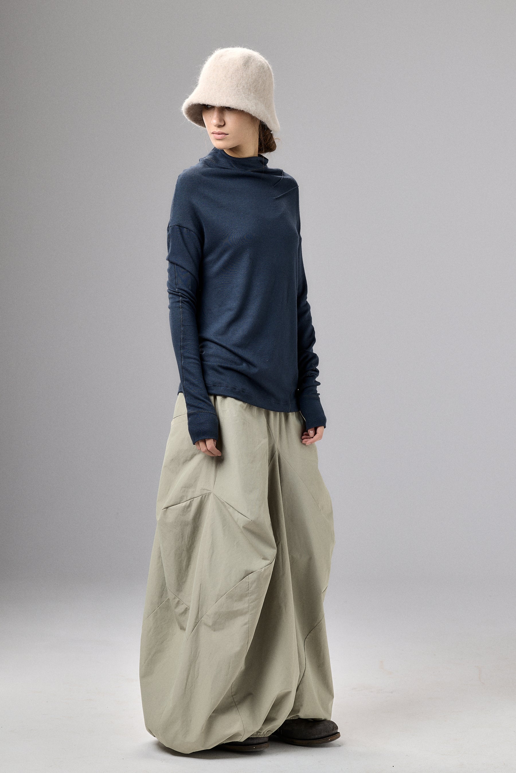 BROWN GRAY MINIMALIST LONG SLEEVE TOP