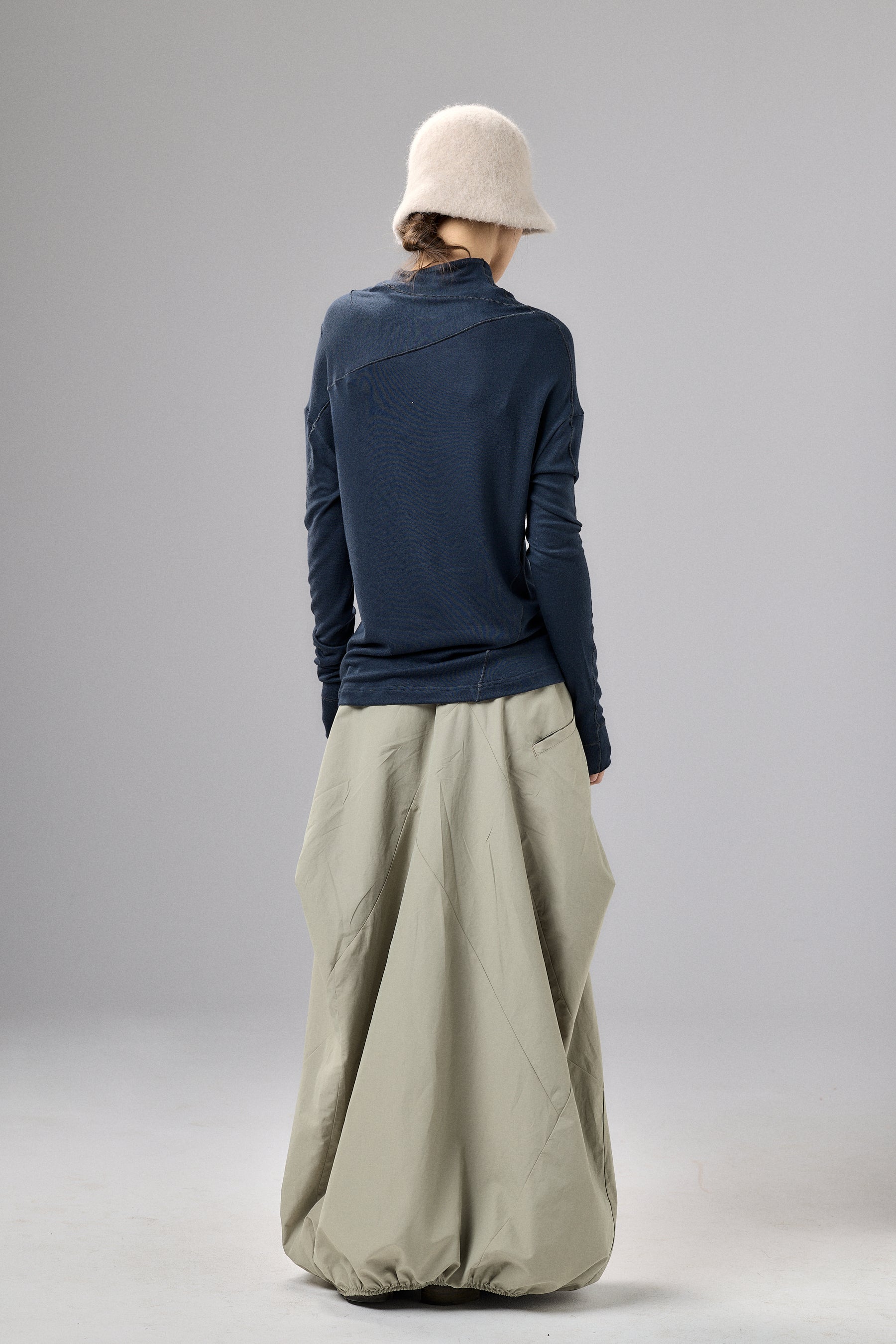 MUTED BORDO MINIMALIST LONG SLEEVE TOP