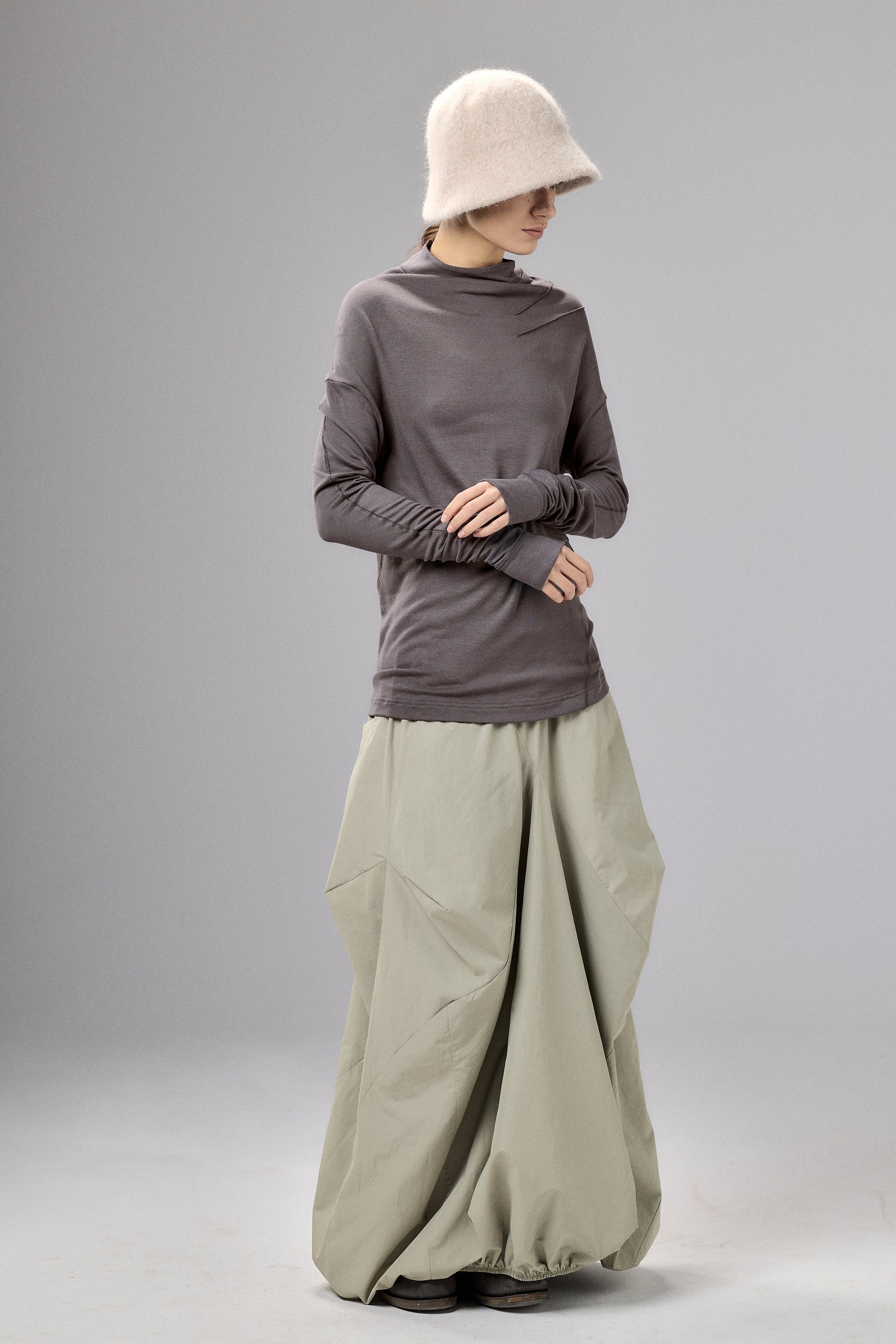 MINIMALIST LONG SLEEVE CAPPUCCINO TOP