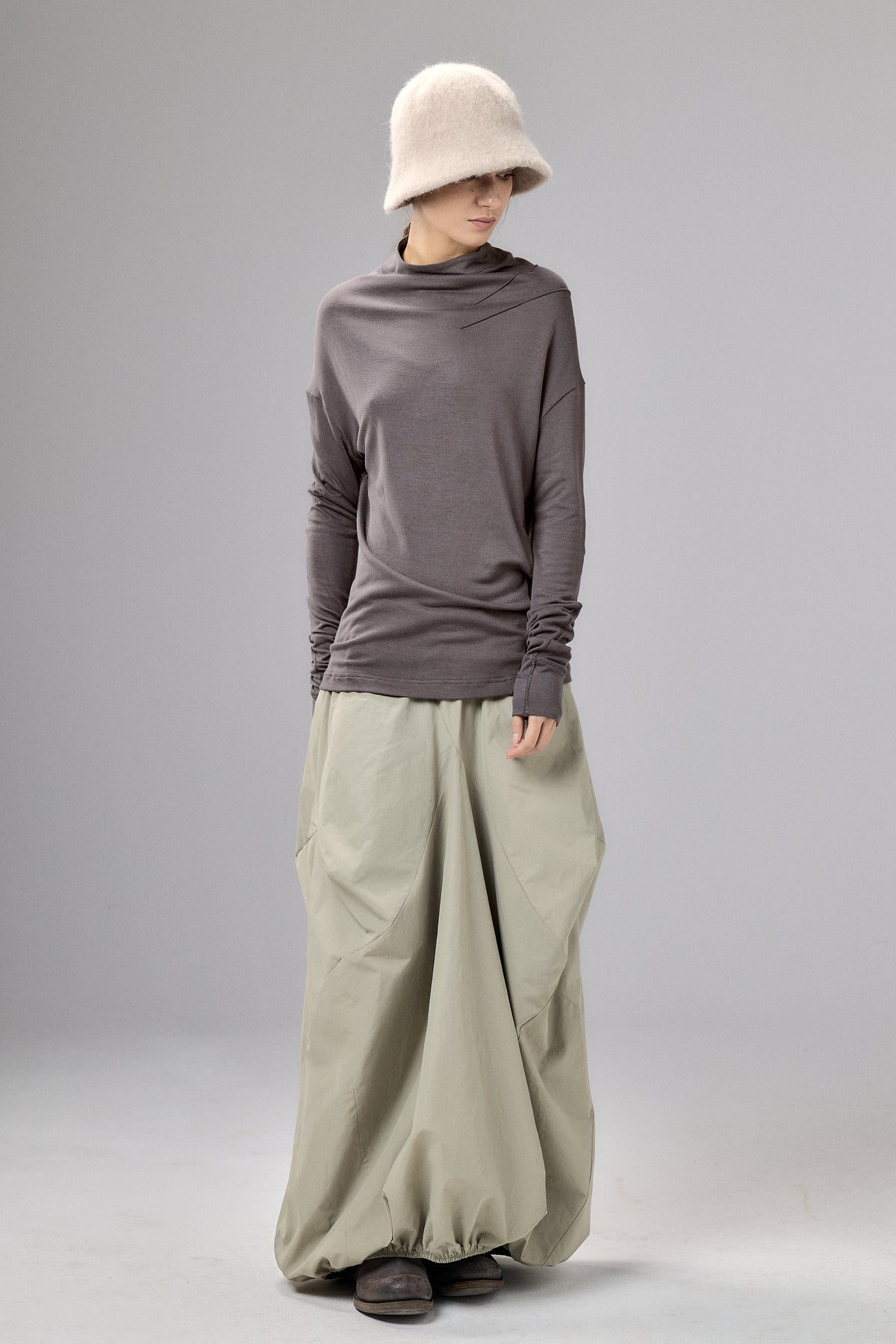 OFF WHITE MINIMALIST LONG SLEEVE TOP