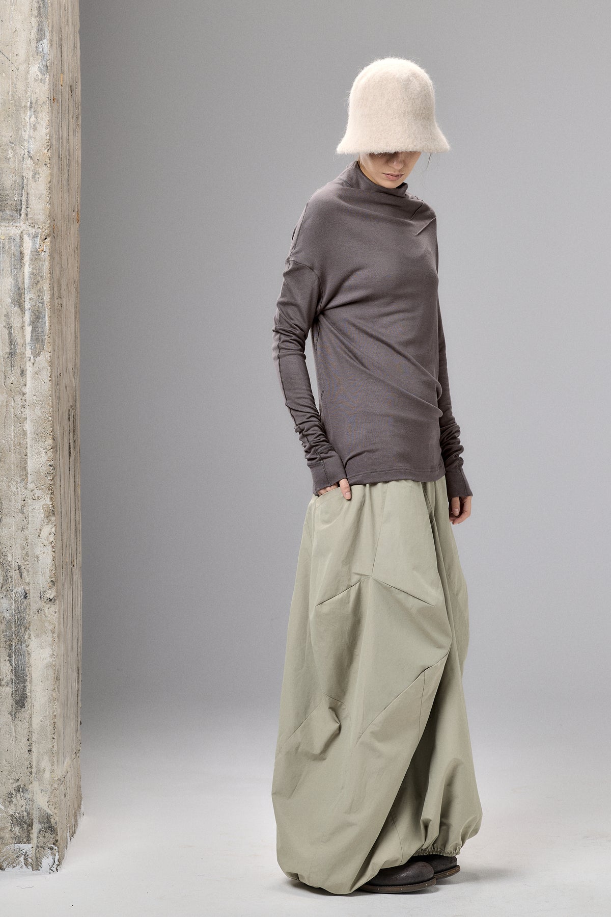 BROWN GRAY MINIMALIST LONG SLEEVE TOP