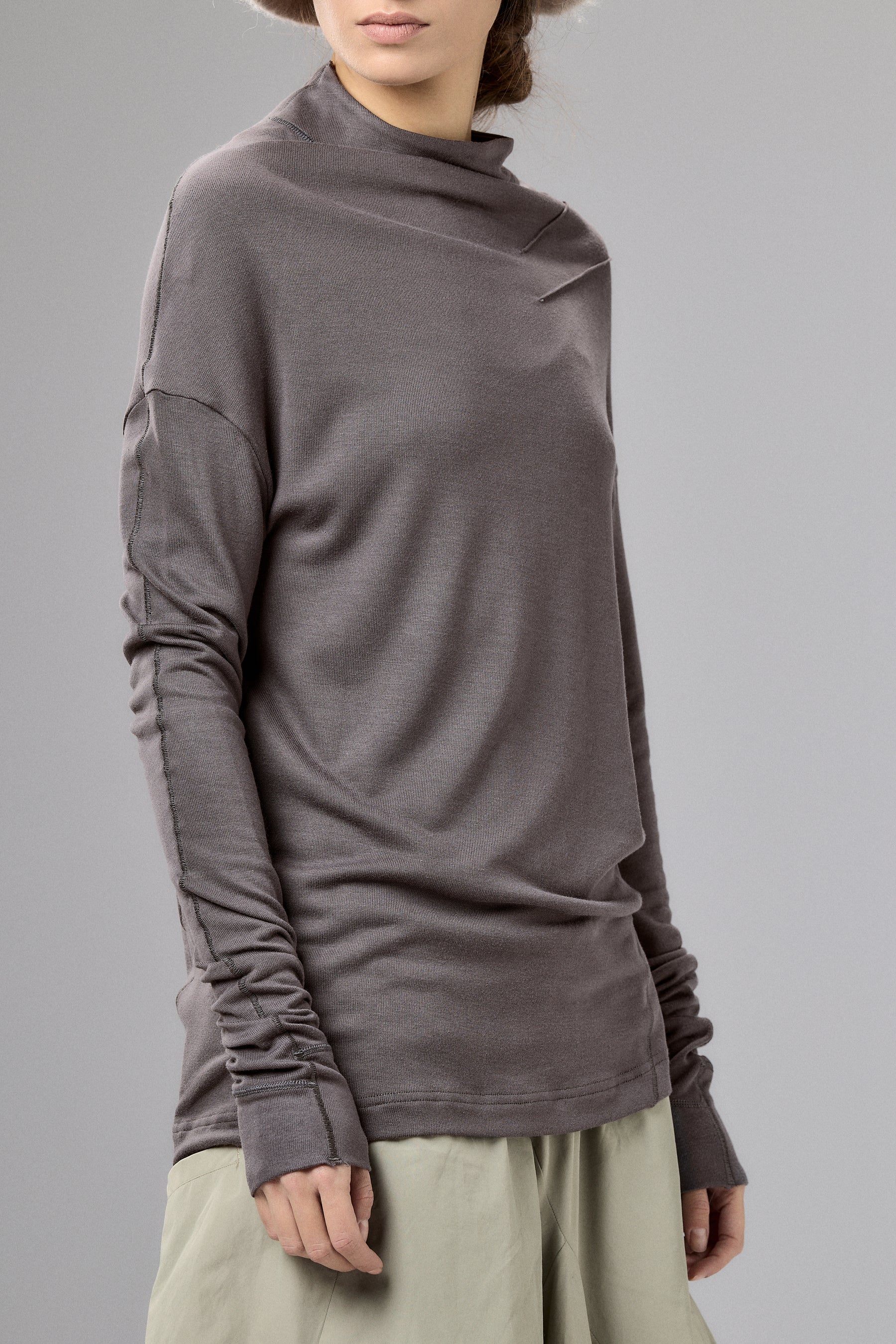 MINIMALIST LONG SLEEVE CAPPUCCINO TOP